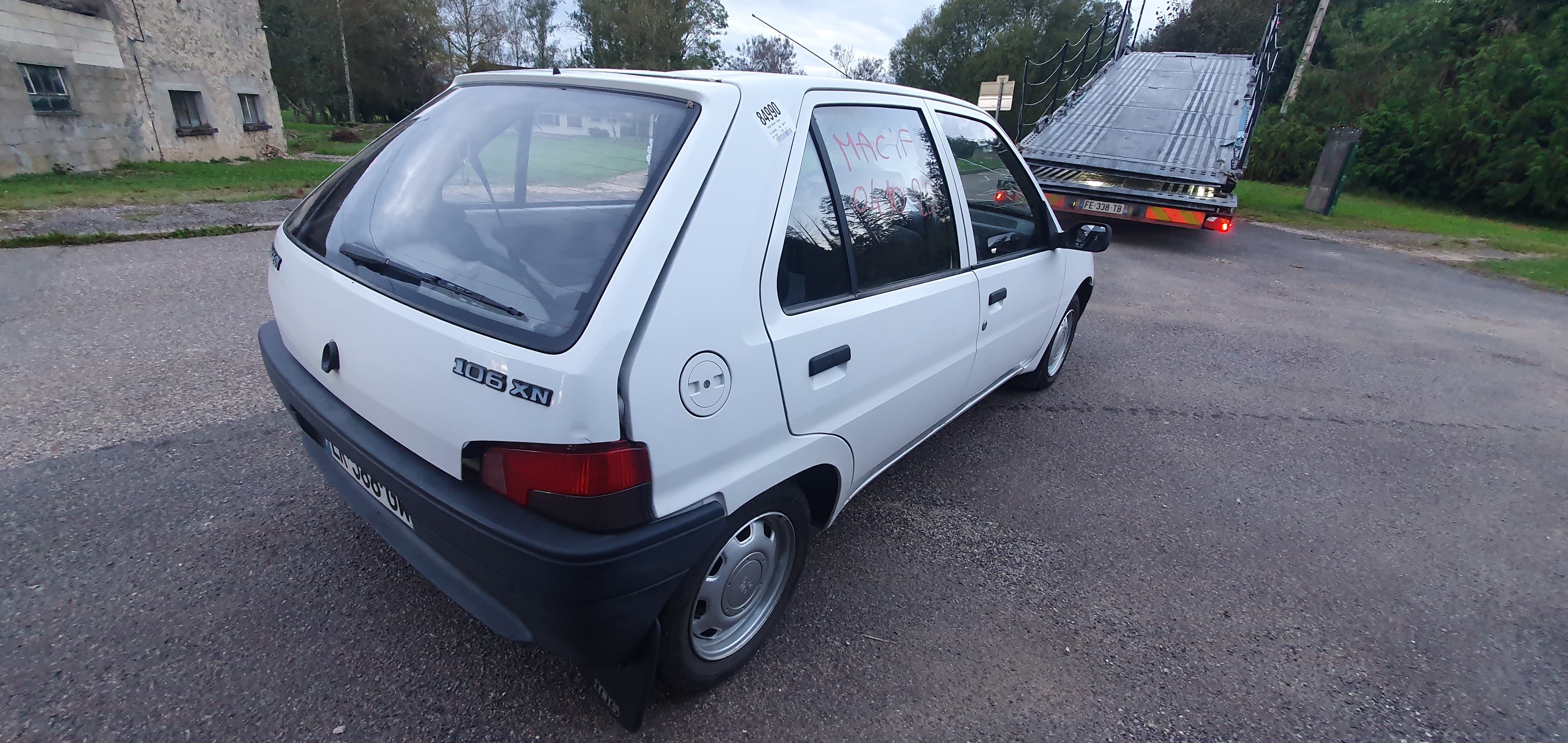 Pare choc arriere pour PEUGEOT 106 PHASE 1 Pare choc arriere pour PEUGEOT 106 PHASE 1