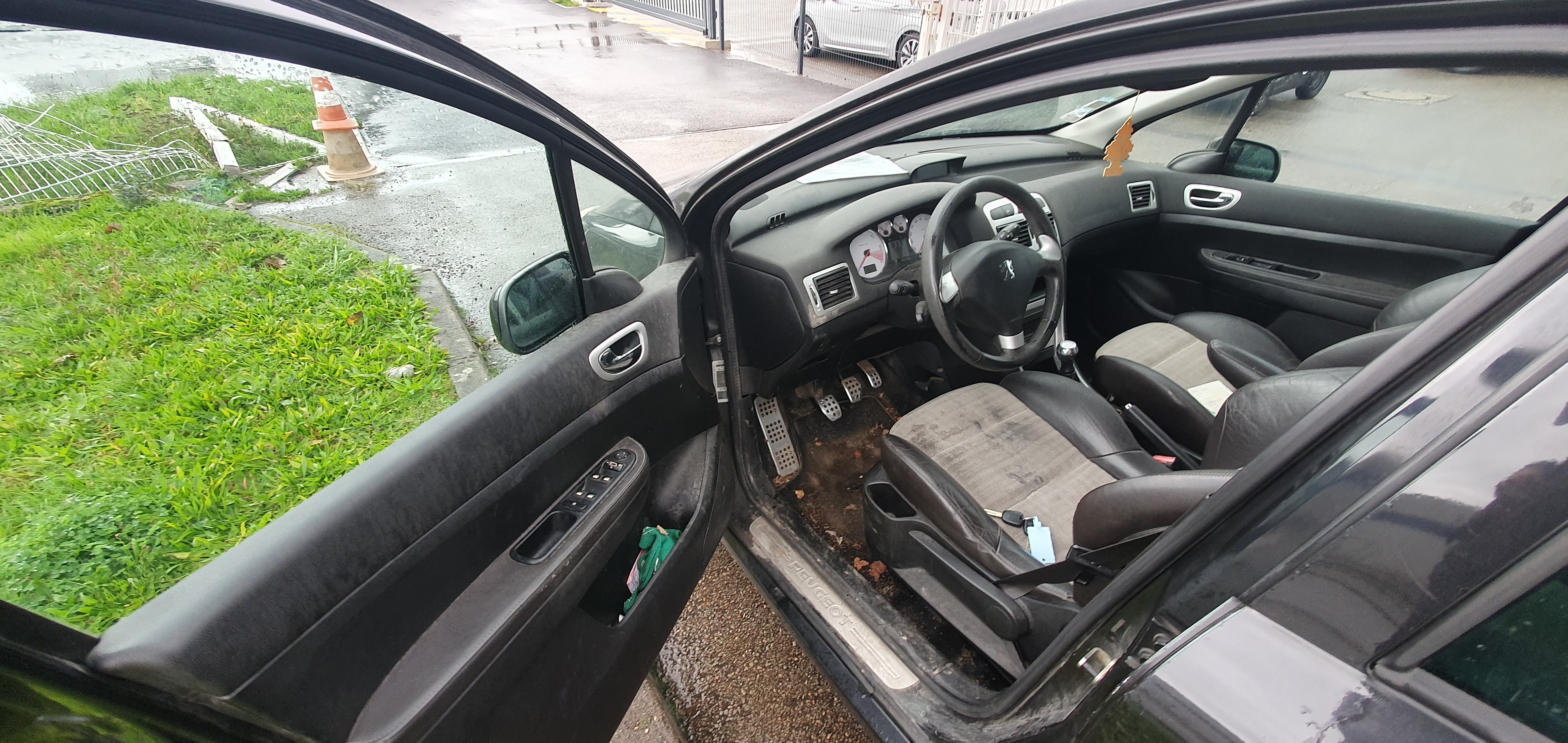 Appui tete avant pour PEUGEOT 307 PHASE 1 BREAK Appui tete avant pour PEUGEOT 307 PHASE 1 BREAK