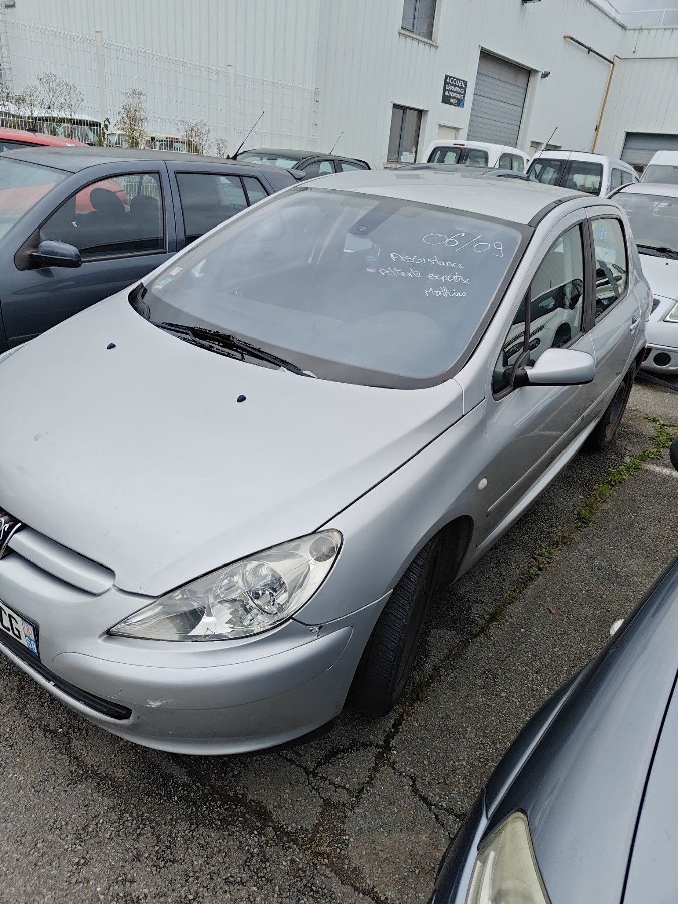 Renfort pare choc avant (traverse) pour PEUGEOT 307 PHASE 1 Renfort pare choc avant (traverse) pour PEUGEOT 307 PHASE 1