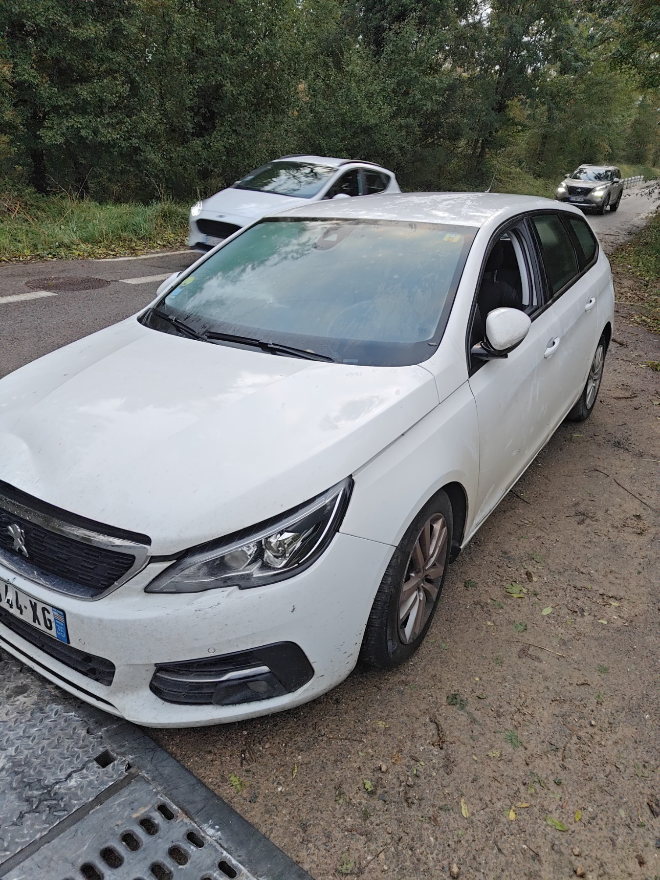 Facade autoradio pour PEUGEOT 308 2 SW PHASE 2 BREAK Facade autoradio pour PEUGEOT 308 2 SW PHASE 2 BREAK