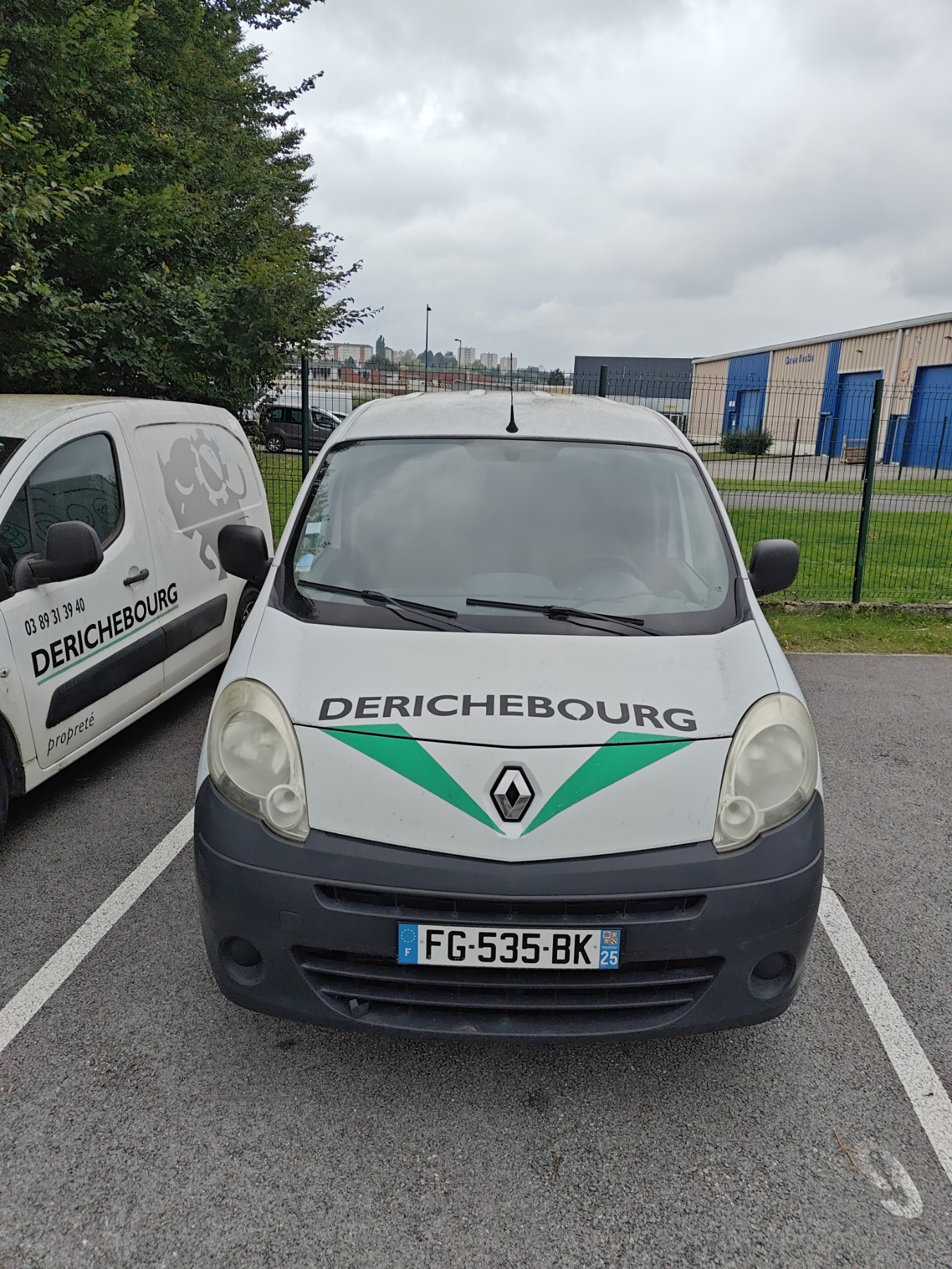 Serrure avant droit pour RENAULT KANGOO 2 PHASE 1 Serrure avant droit pour RENAULT KANGOO 2 PHASE 1
