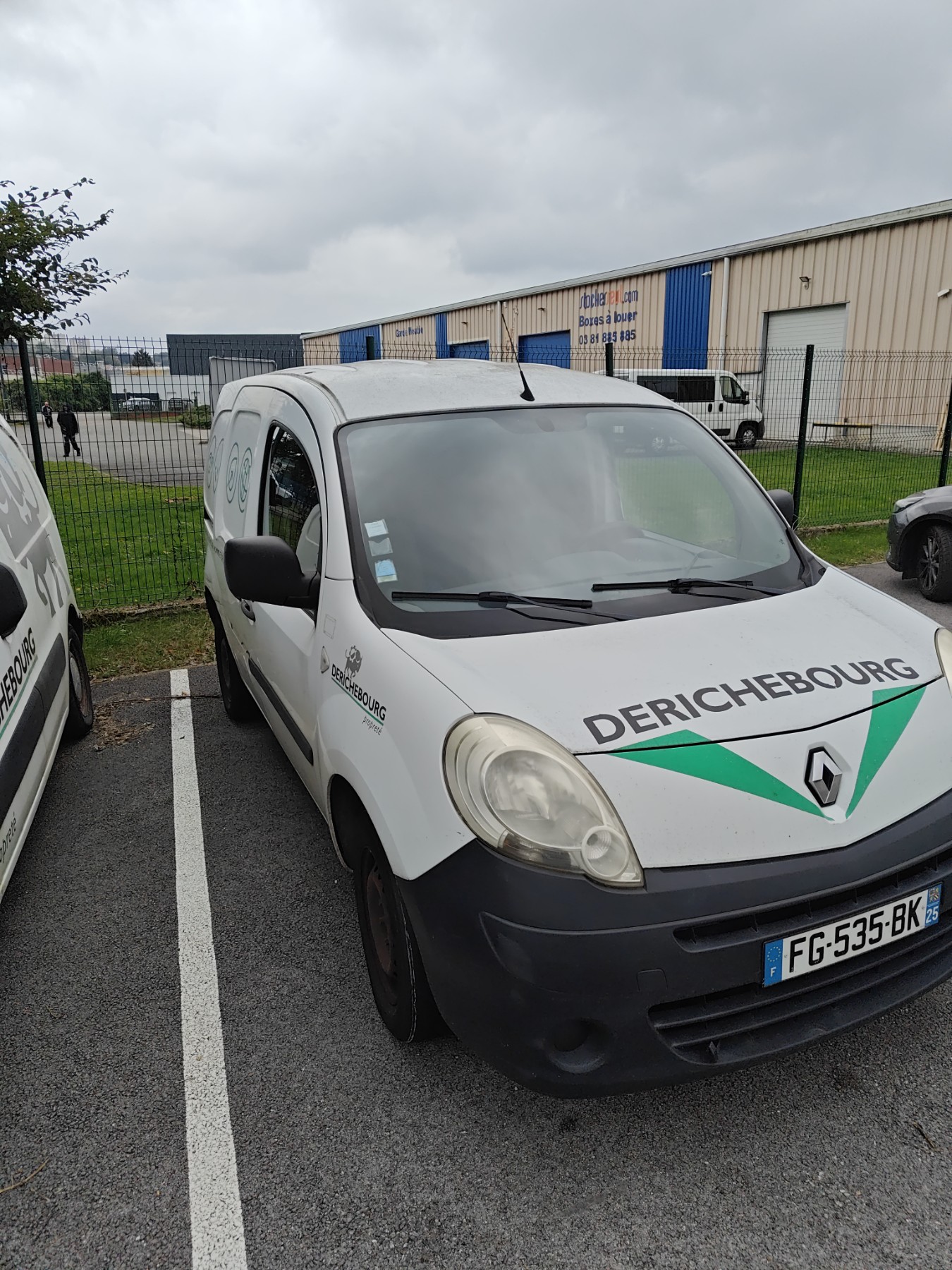 Serrure avant droit pour RENAULT KANGOO 2 PHASE 1 Serrure avant droit pour RENAULT KANGOO 2 PHASE 1