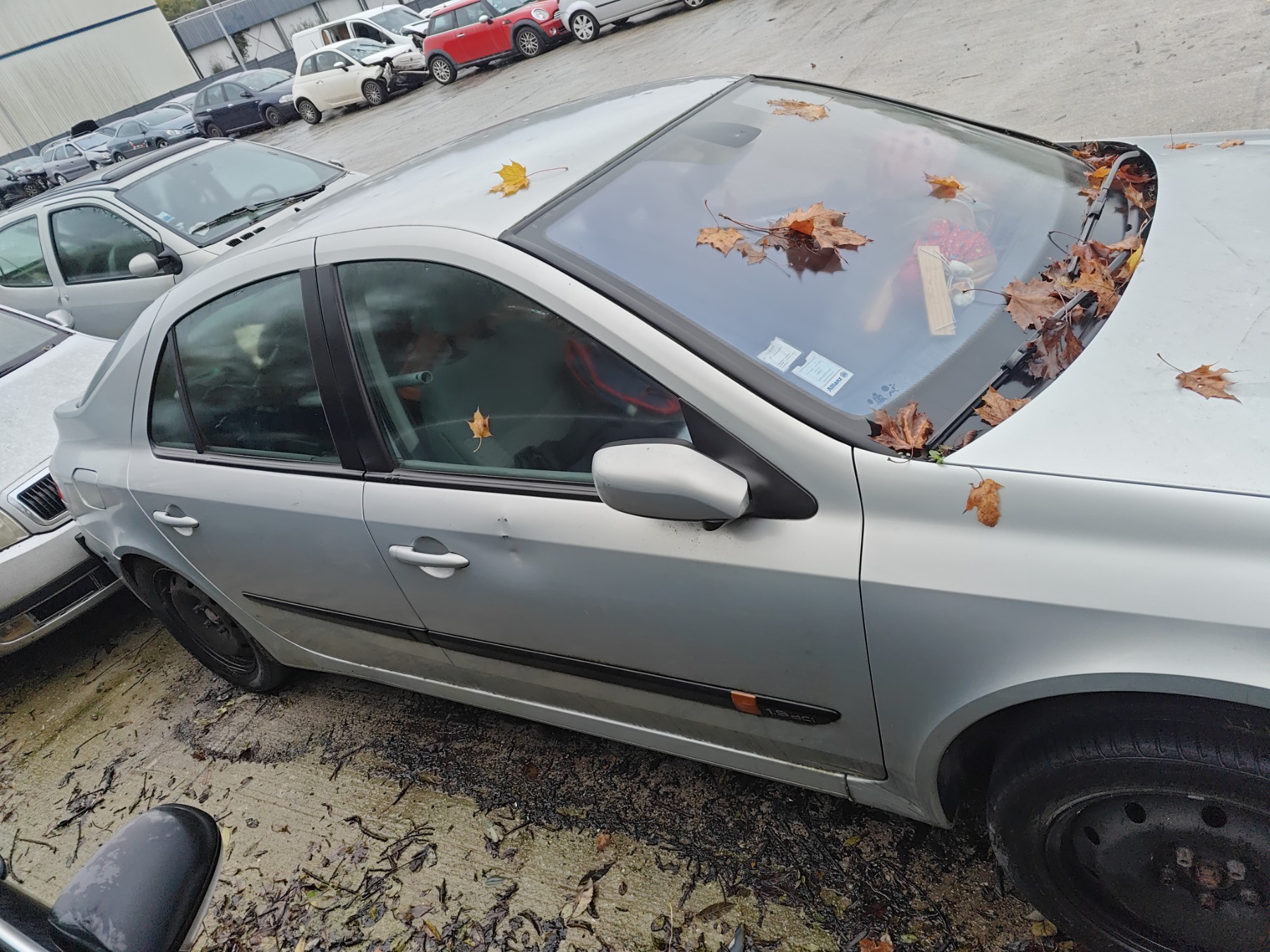 Feu arriere secondaire gauche (feux) pour RENAULT LAGUNA 2 PHASE 1 Feu arriere secondaire gauche (feux) pour RENAULT LAGUNA 2 PHASE 1