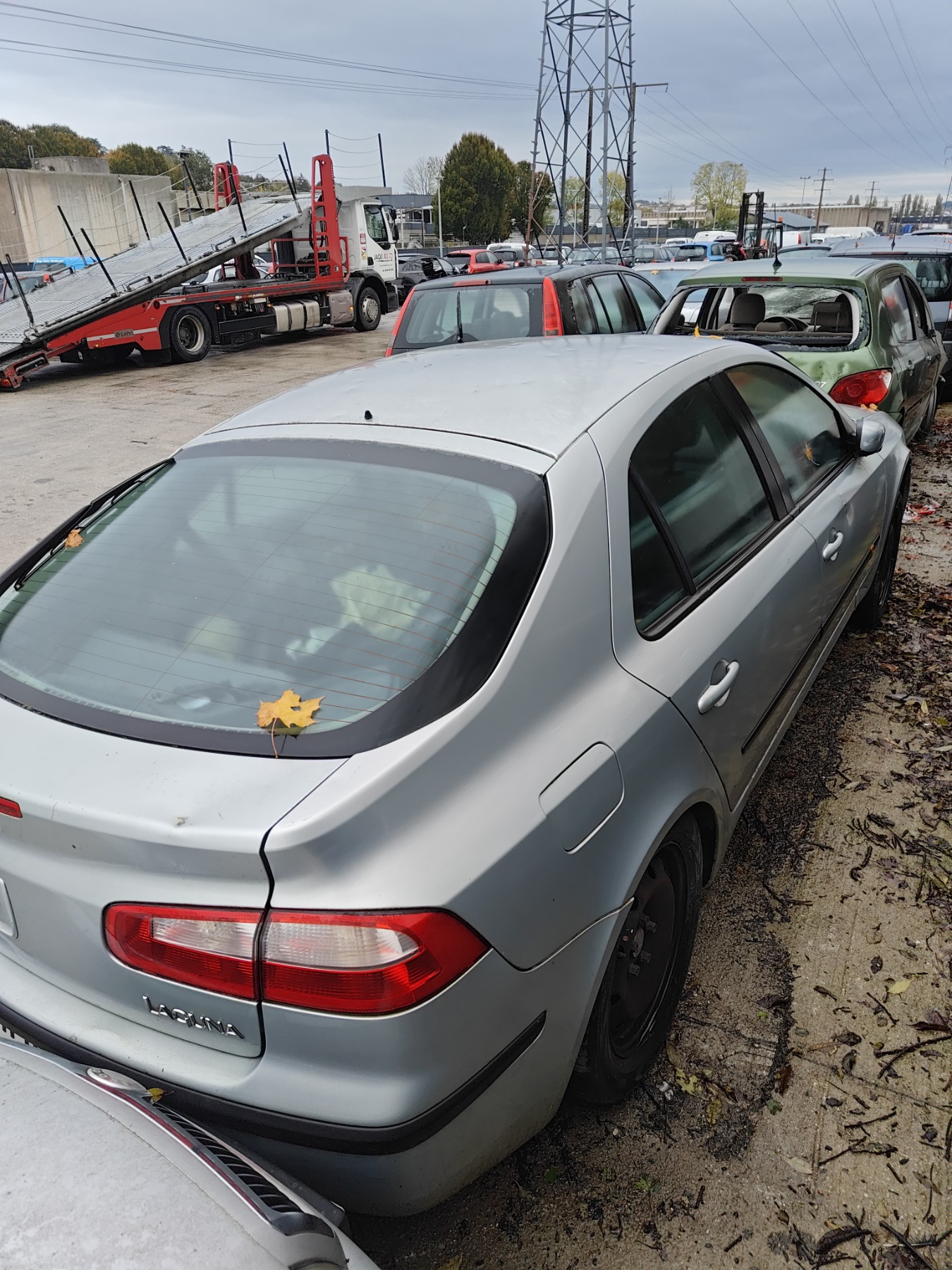 Feu arriere secondaire gauche (feux) pour RENAULT LAGUNA 2 PHASE 1 Feu arriere secondaire gauche (feux) pour RENAULT LAGUNA 2 PHASE 1