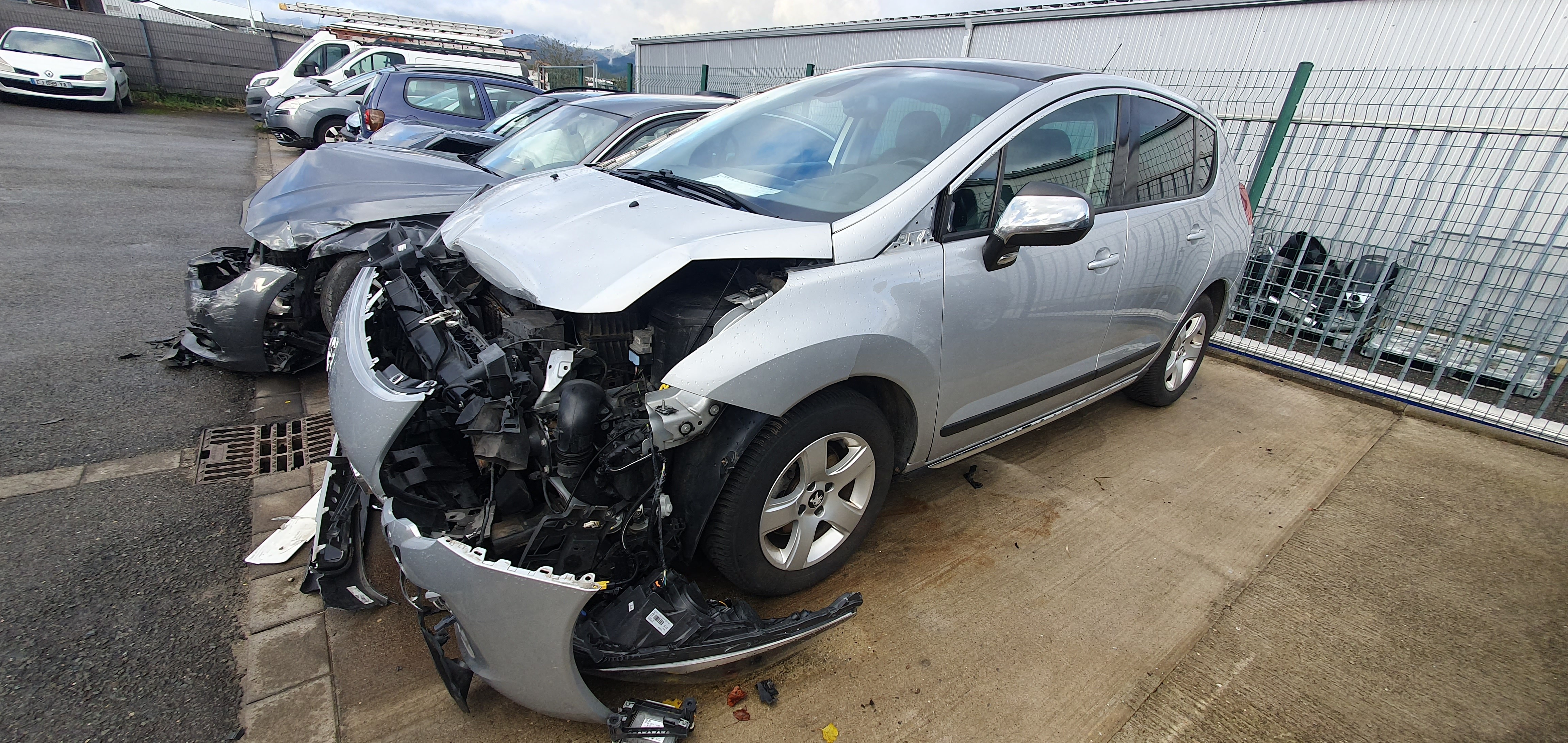 Feu arriere secondaire gauche (feux) pour PEUGEOT 3008 1 PHASE 2 Feu arriere secondaire gauche (feux) pour PEUGEOT 3008 1 PHASE 2