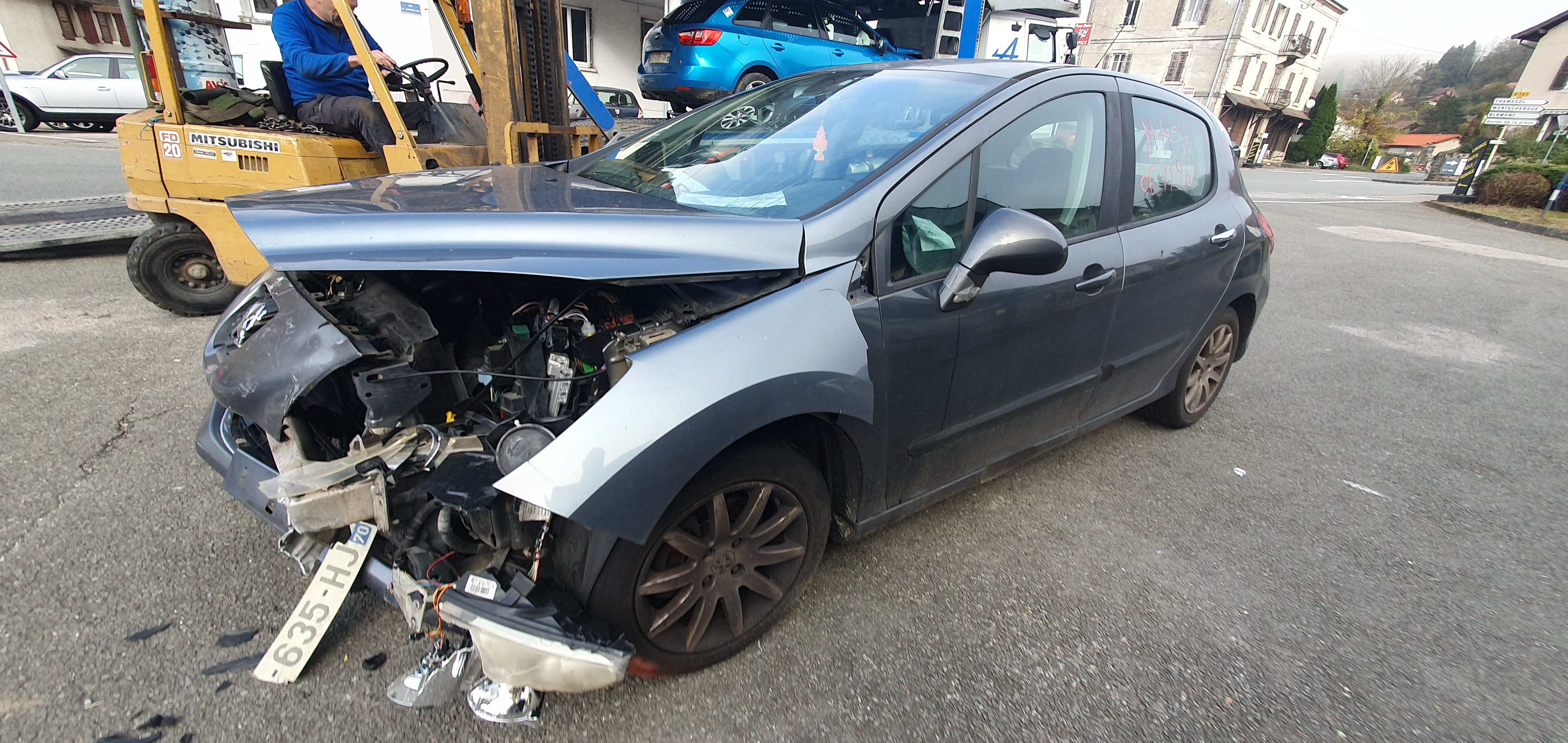Aile avant droit pour PEUGEOT 308 1 PHASE 1 Aile avant droit pour PEUGEOT 308 1 PHASE 1