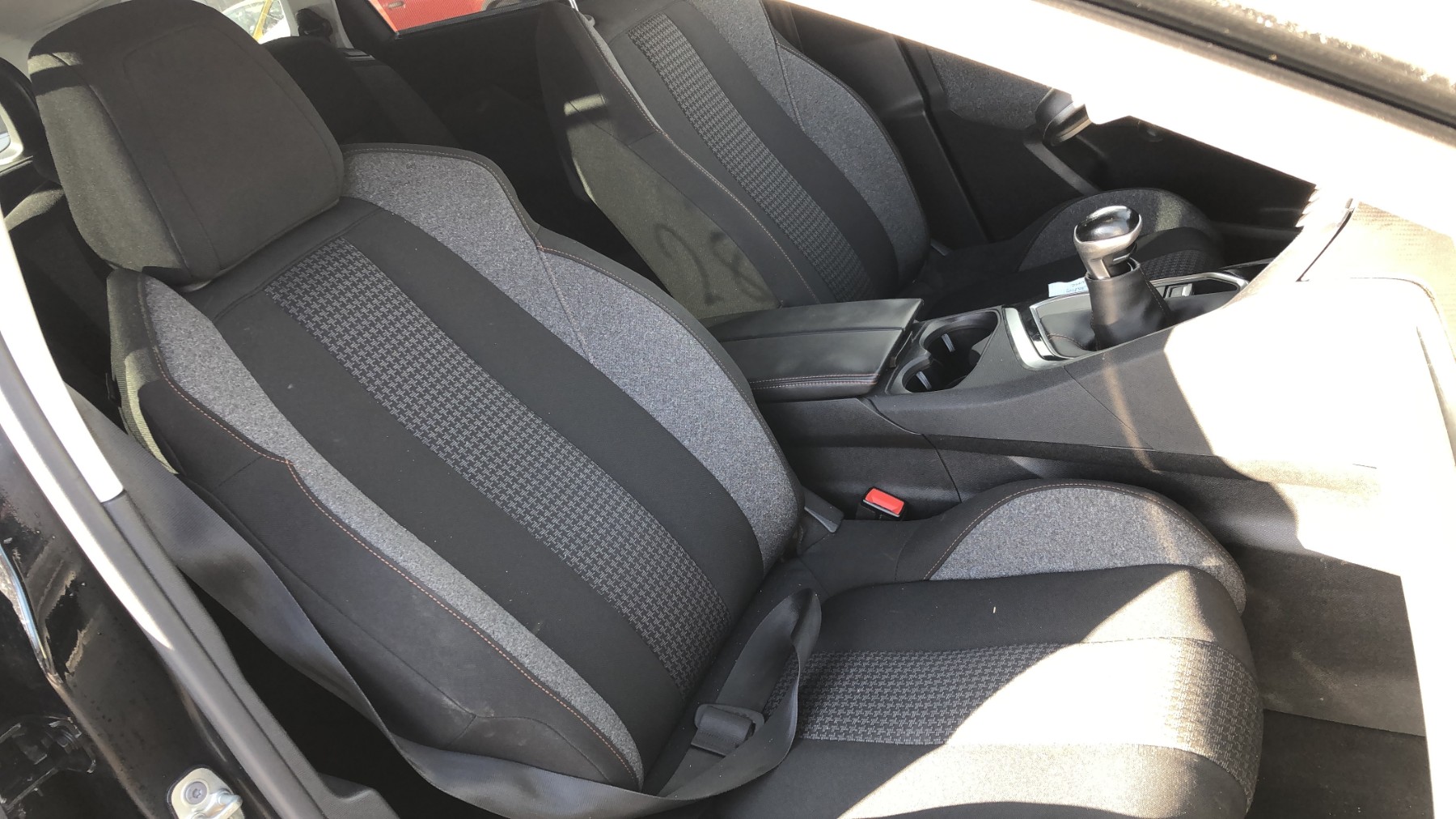 Jante pour PEUGEOT 5008 2 PHASE 1 Jante pour PEUGEOT 5008 2 PHASE 1