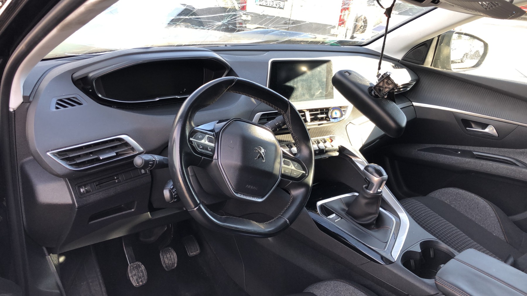 Jante pour PEUGEOT 5008 2 PHASE 1 Jante pour PEUGEOT 5008 2 PHASE 1