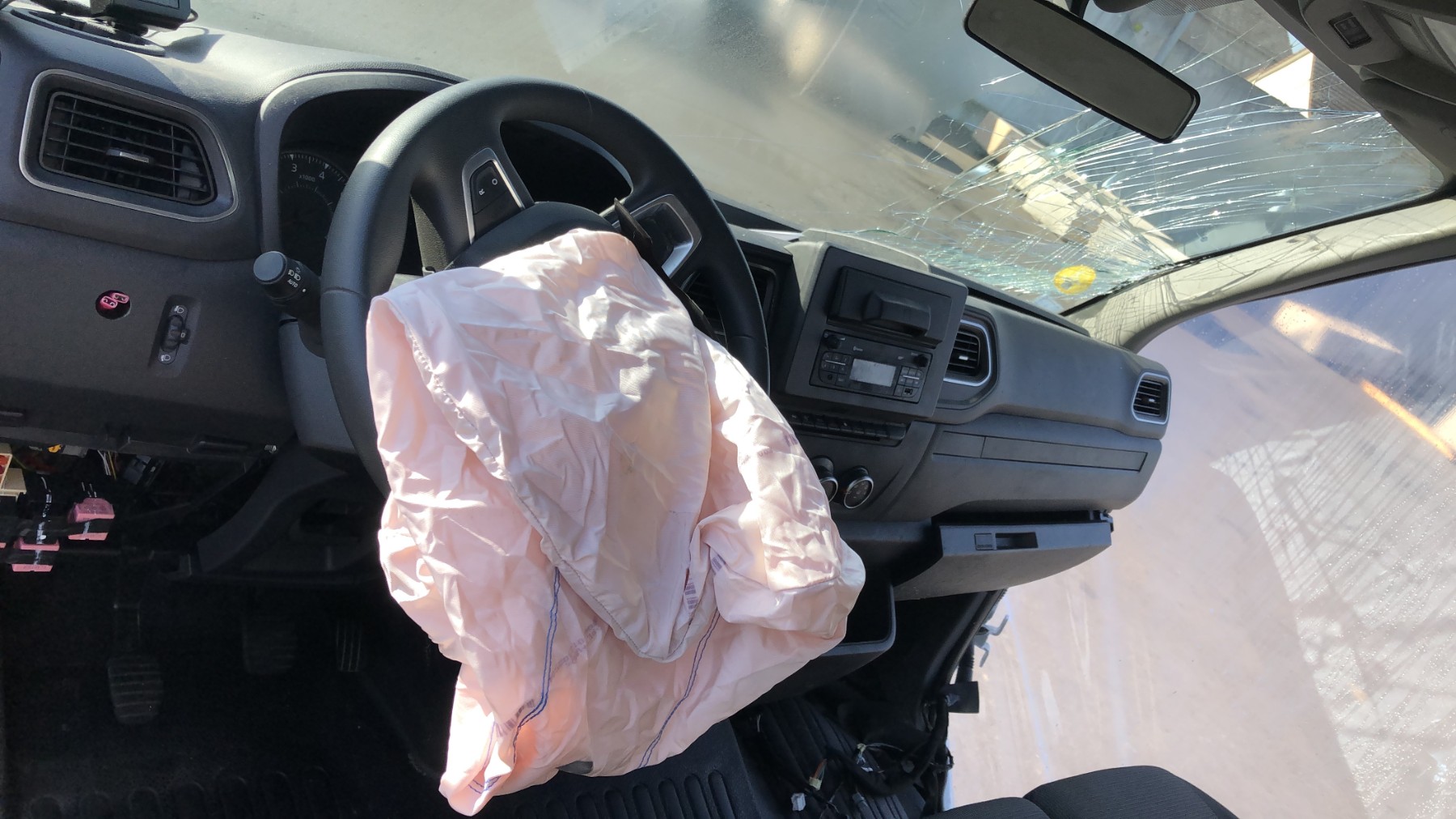 Amortisseur avant gauche pour RENAULT MASTER 3 PHASE 3 Amortisseur avant gauche pour RENAULT MASTER 3 PHASE 3