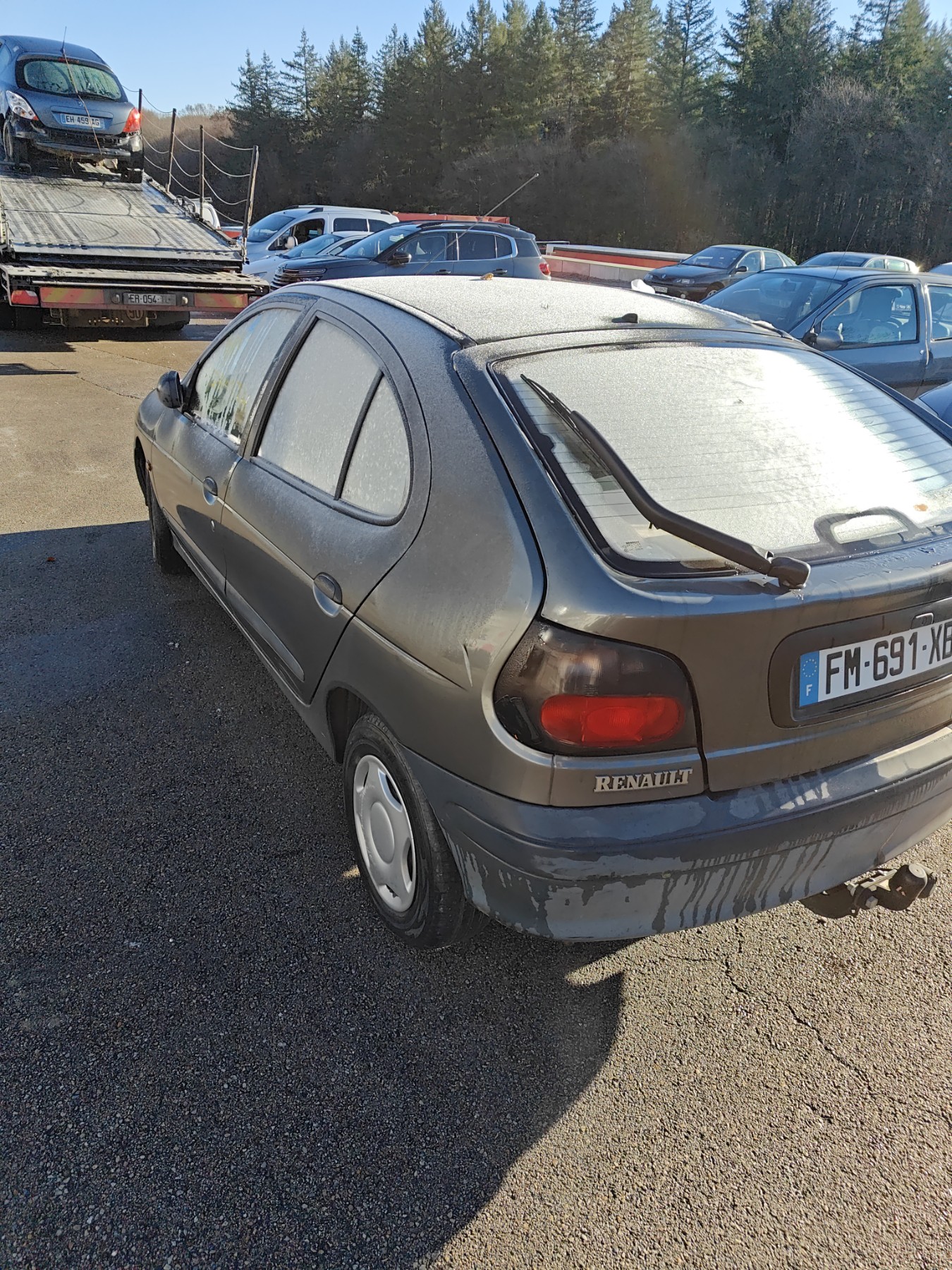 Pivot de moyeu avant gauche pour RENAULT MEGANE 1 PHASE 1 Pivot de moyeu avant gauche pour RENAULT MEGANE 1 PHASE 1