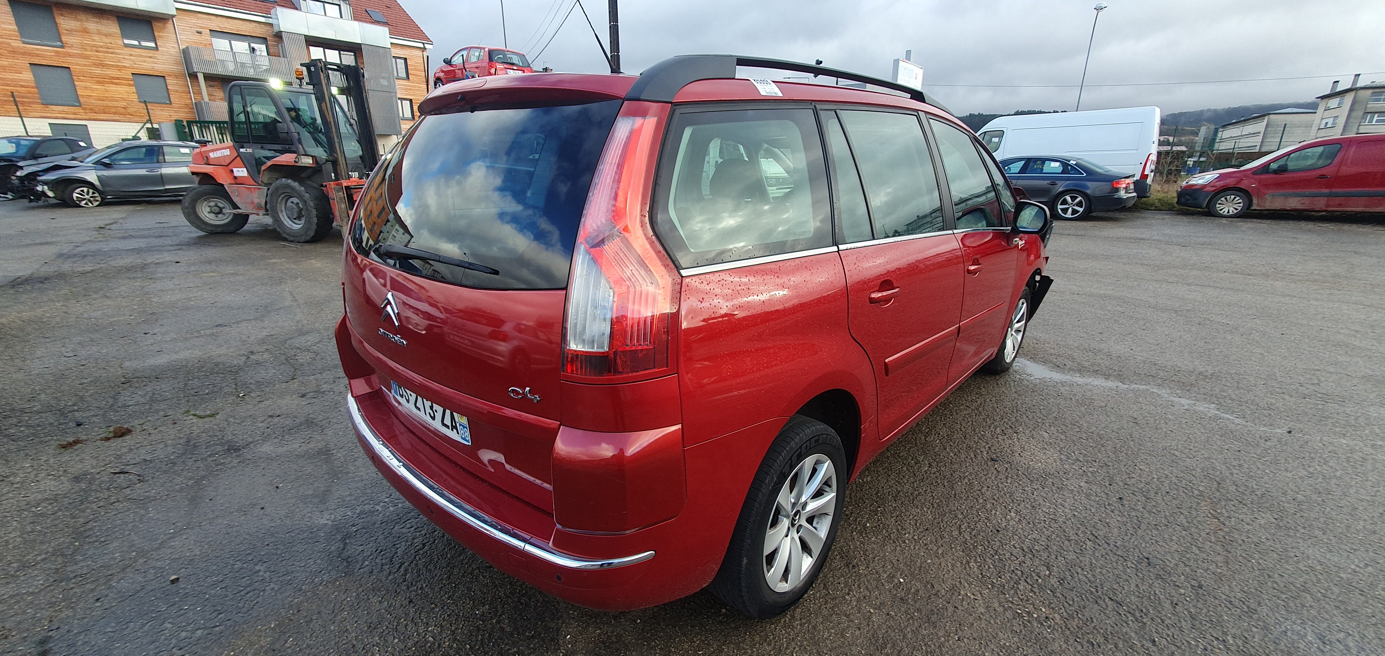 Pare boue avant gauche pour CITROEN C4 GRAND PICASSO 1 Pare boue avant gauche pour CITROEN C4 GRAND PICASSO 1