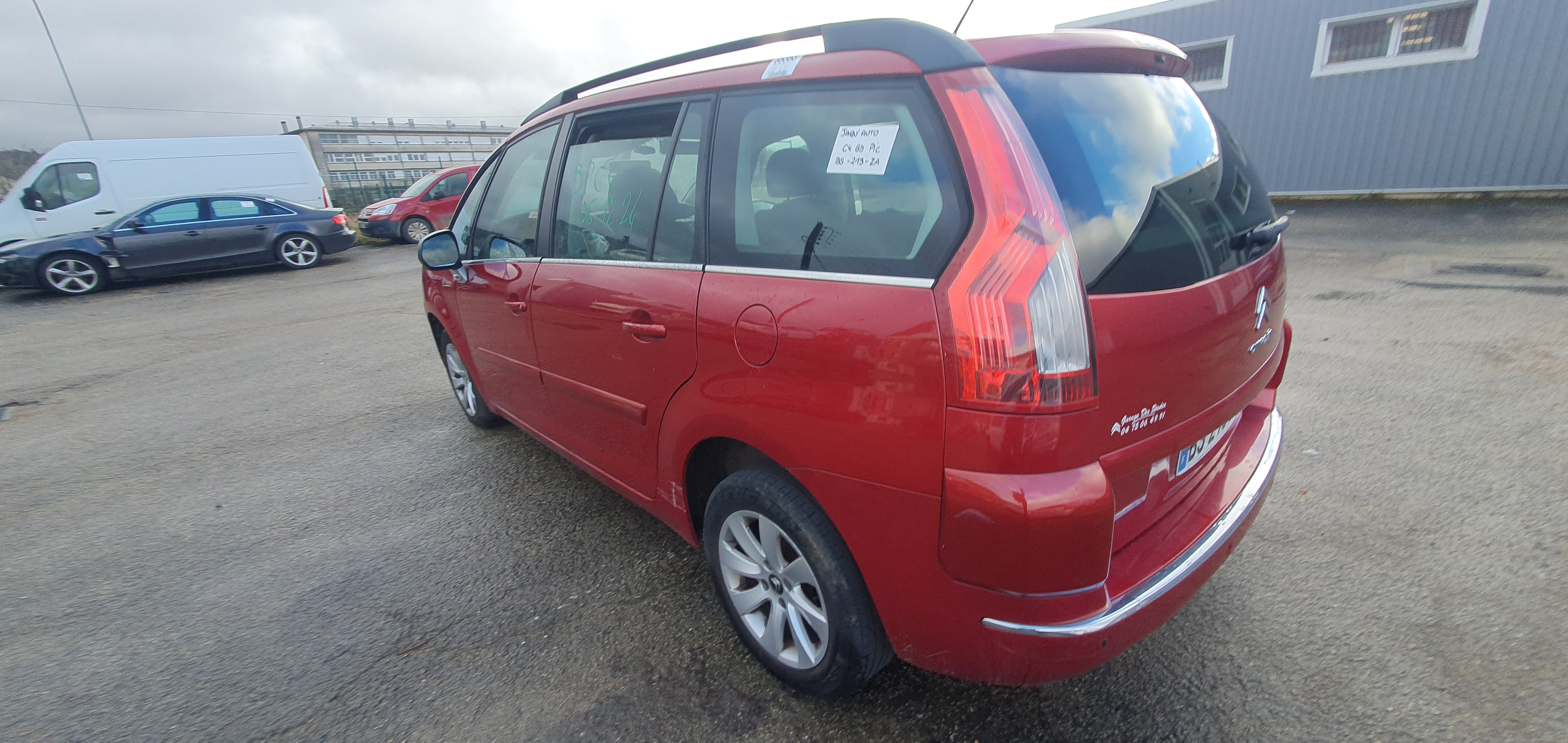 Pare boue avant gauche pour CITROEN C4 GRAND PICASSO 1 Pare boue avant gauche pour CITROEN C4 GRAND PICASSO 1