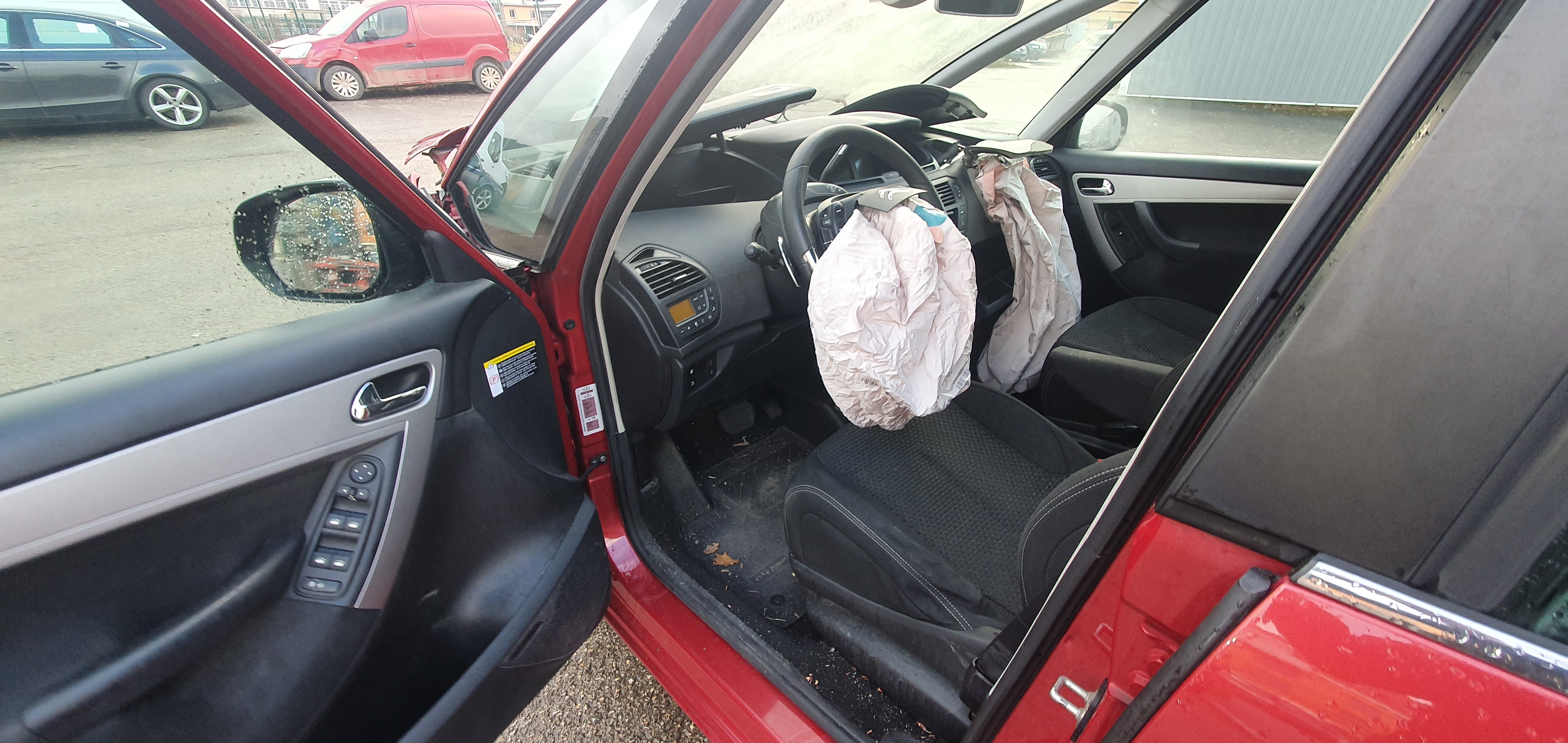 Pare boue avant gauche pour CITROEN C4 GRAND PICASSO 1 Pare boue avant gauche pour CITROEN C4 GRAND PICASSO 1