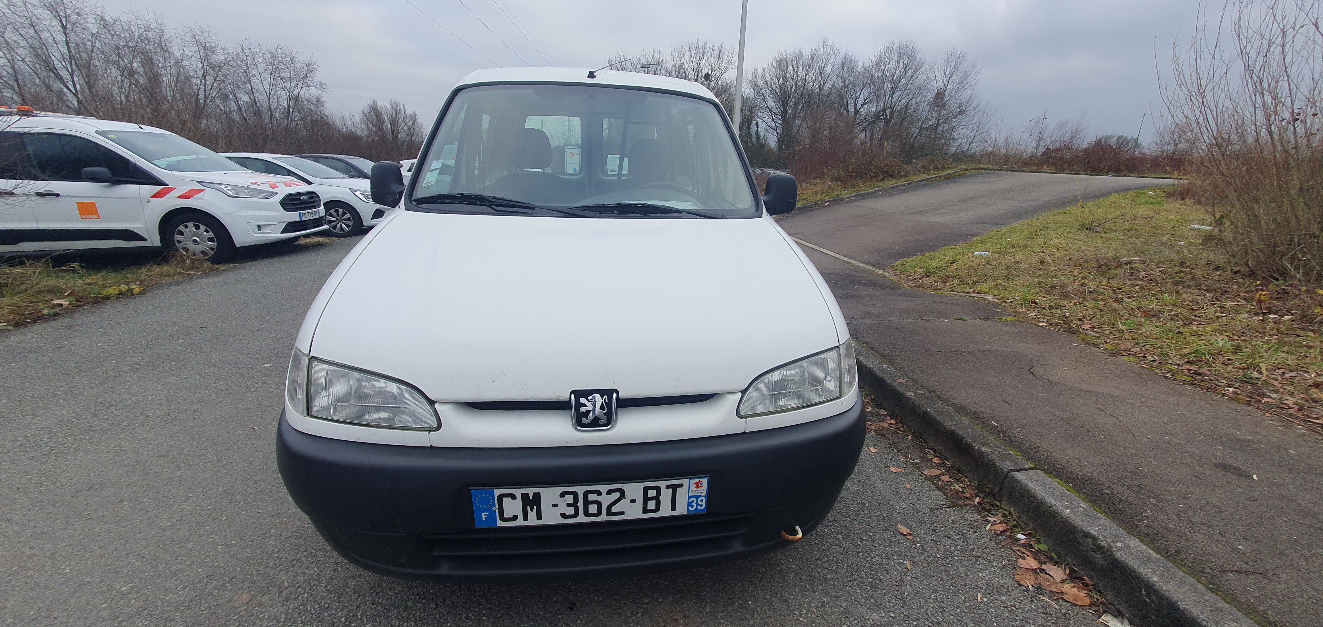 Vitre avant gauche pour PEUGEOT PARTNER 1 PHASE 1 Vitre avant gauche pour PEUGEOT PARTNER 1 PHASE 1