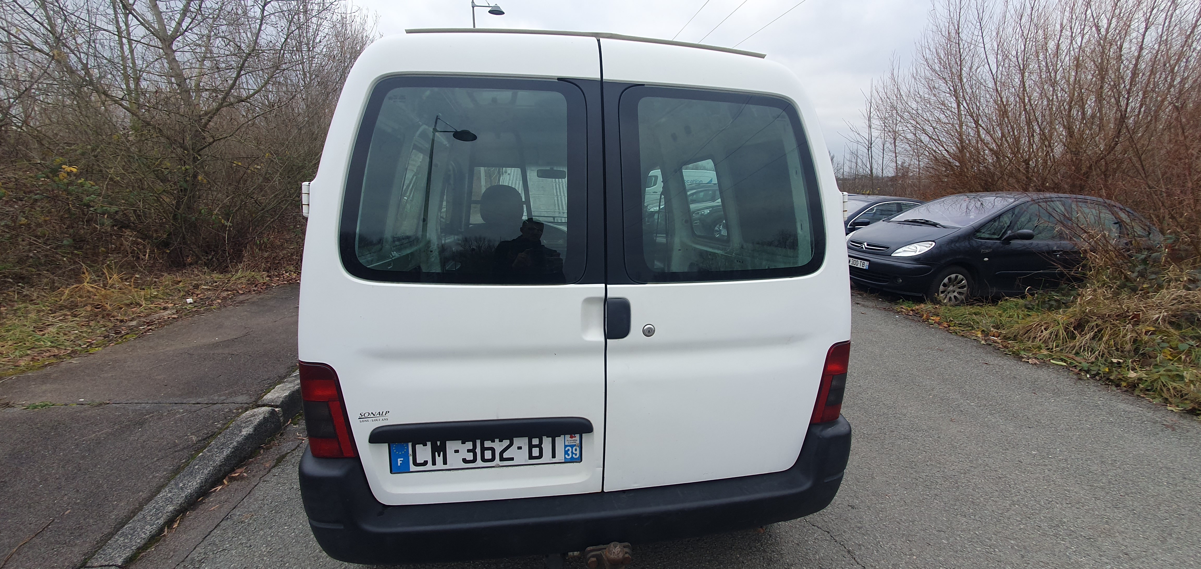 Vitre avant gauche pour PEUGEOT PARTNER 1 PHASE 1 Vitre avant gauche pour PEUGEOT PARTNER 1 PHASE 1