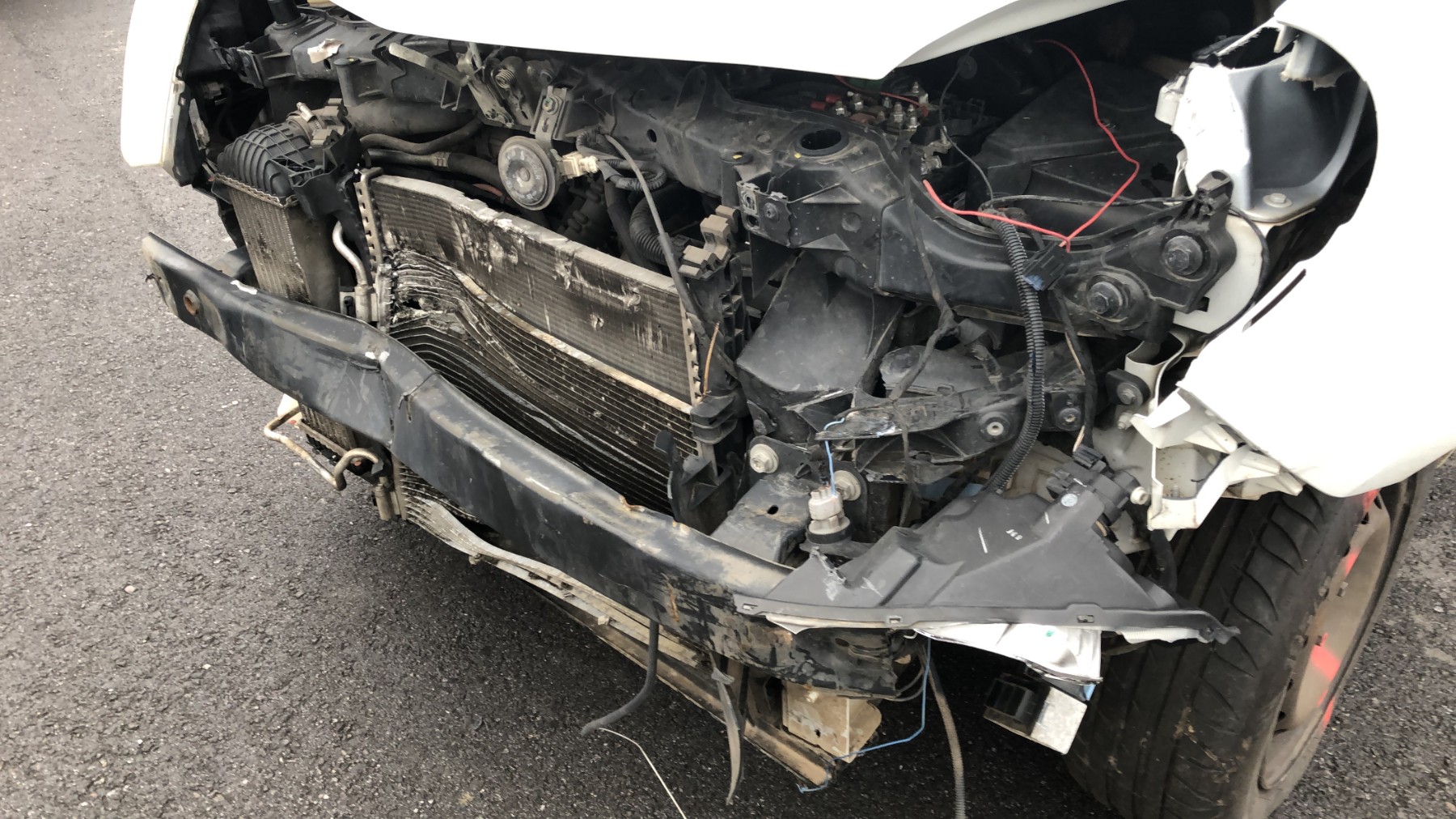Renfort pare choc arriere (traverse) pour RENAULT KANGOO 2 PHASE 1 Renfort pare choc arriere (traverse) pour RENAULT KANGOO 2 PHASE 1