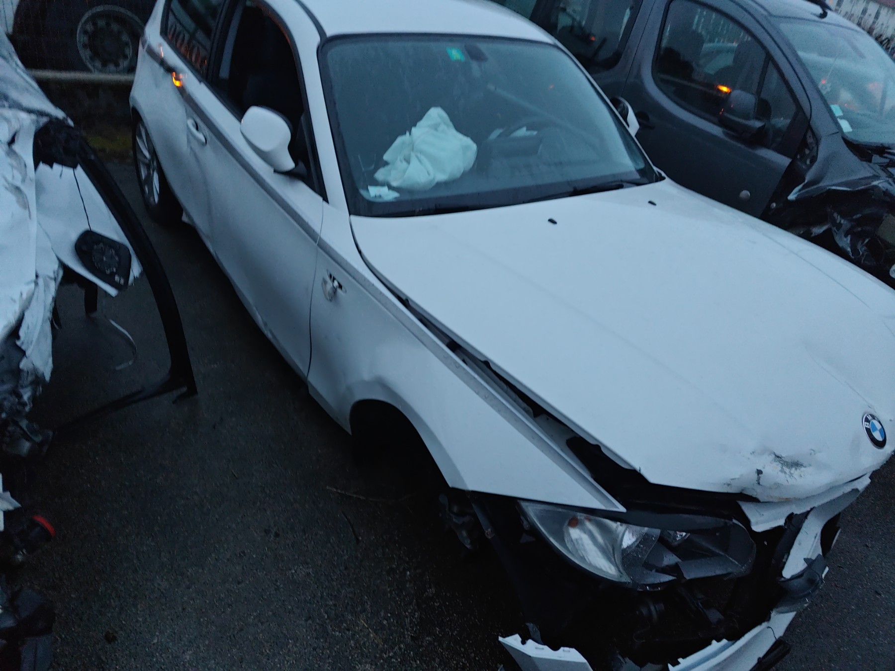 Porte avant gauche pour BMW SERIE 1 E81 Porte avant gauche pour BMW SERIE 1 E81