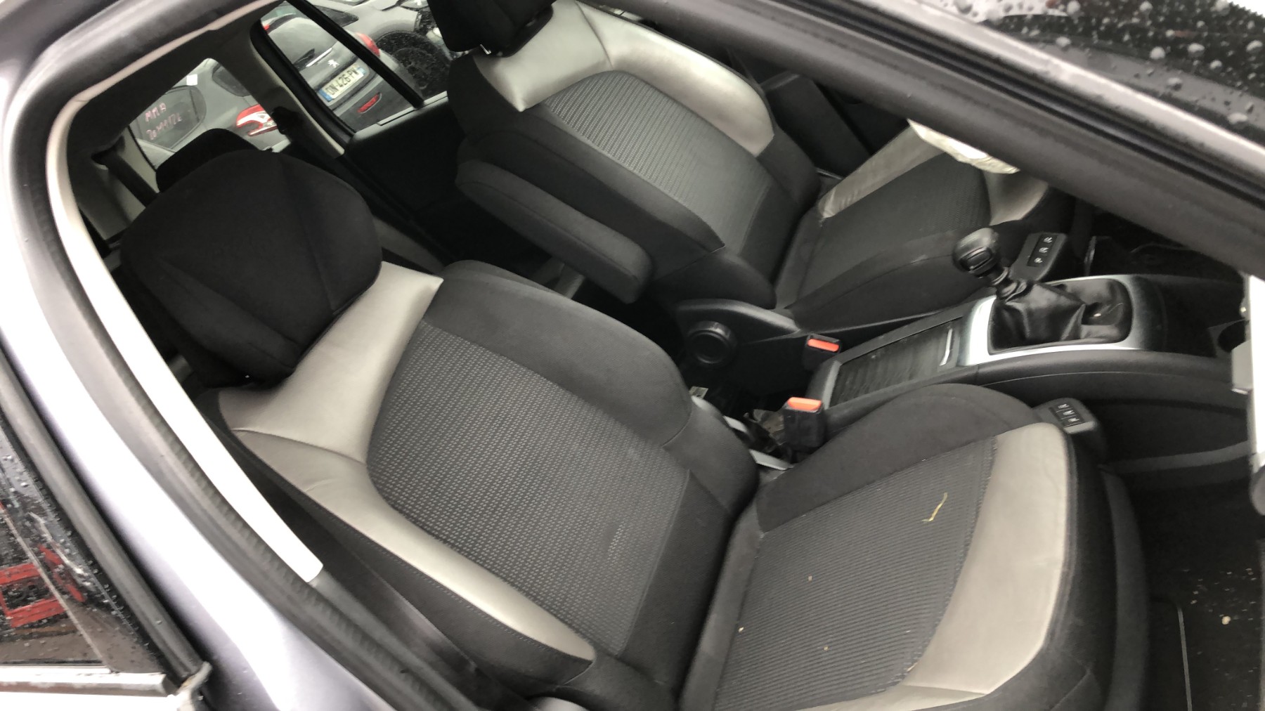 Poignee electrique frein a main pour CITROEN C4 GRAND SPACETOURER Poignee electrique frein a main pour CITROEN C4 GRAND SPACETOURER