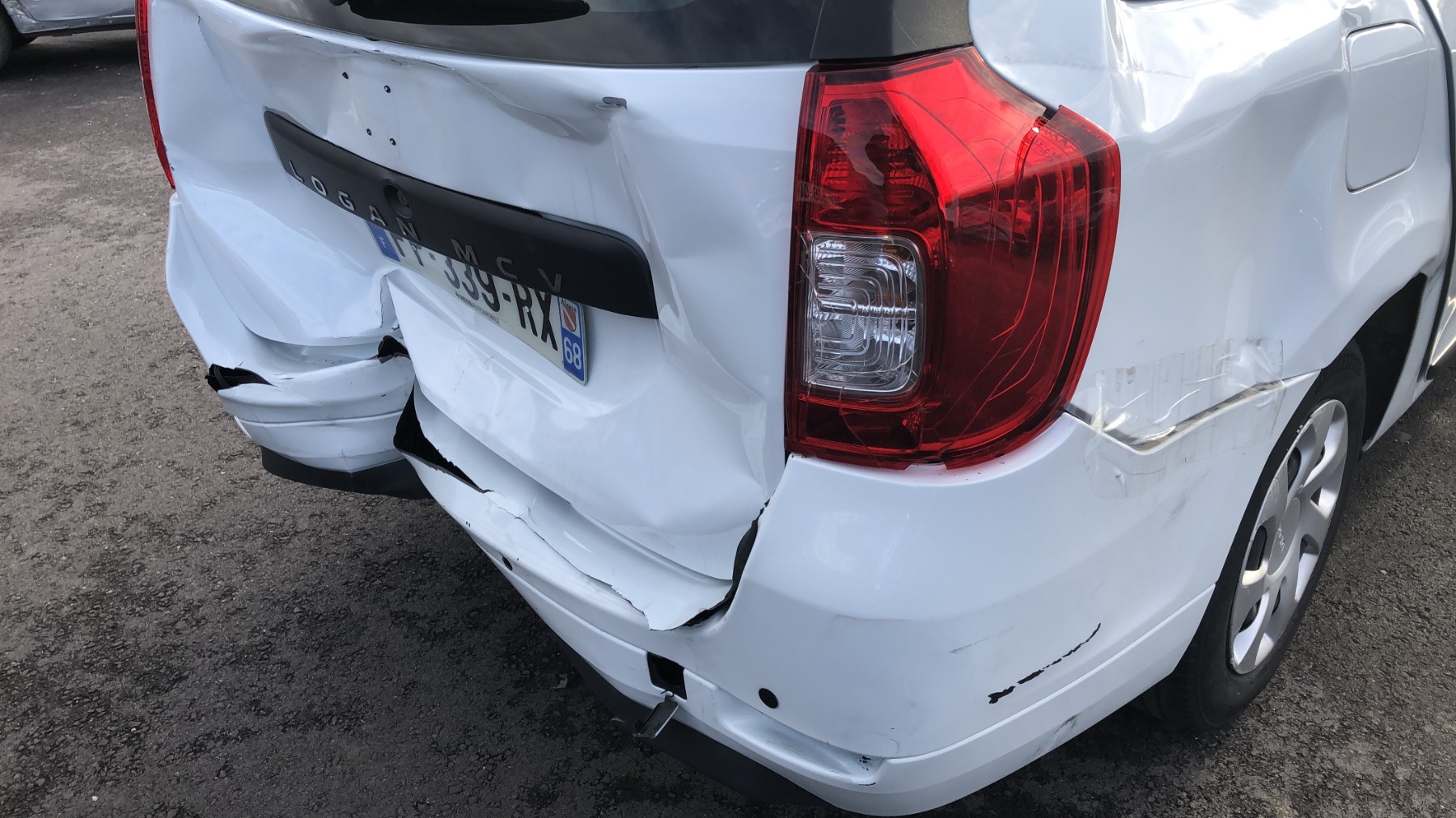 Appui tete avant pour DACIA LOGAN MCV 2 PHASE 2 BREAK Appui tete avant pour DACIA LOGAN MCV 2 PHASE 2 BREAK