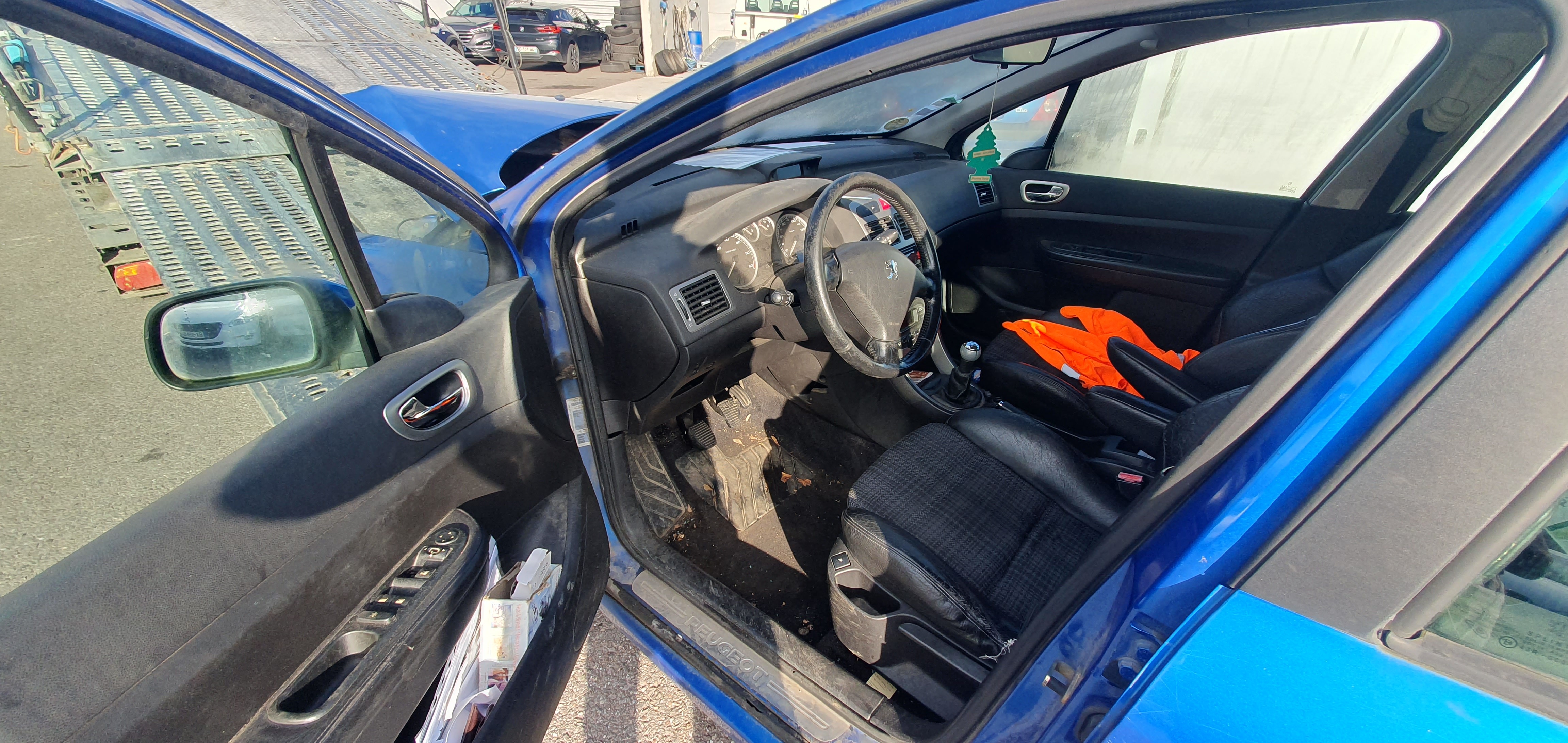 Appui tete avant pour PEUGEOT 307 PHASE 1 Appui tete avant pour PEUGEOT 307 PHASE 1