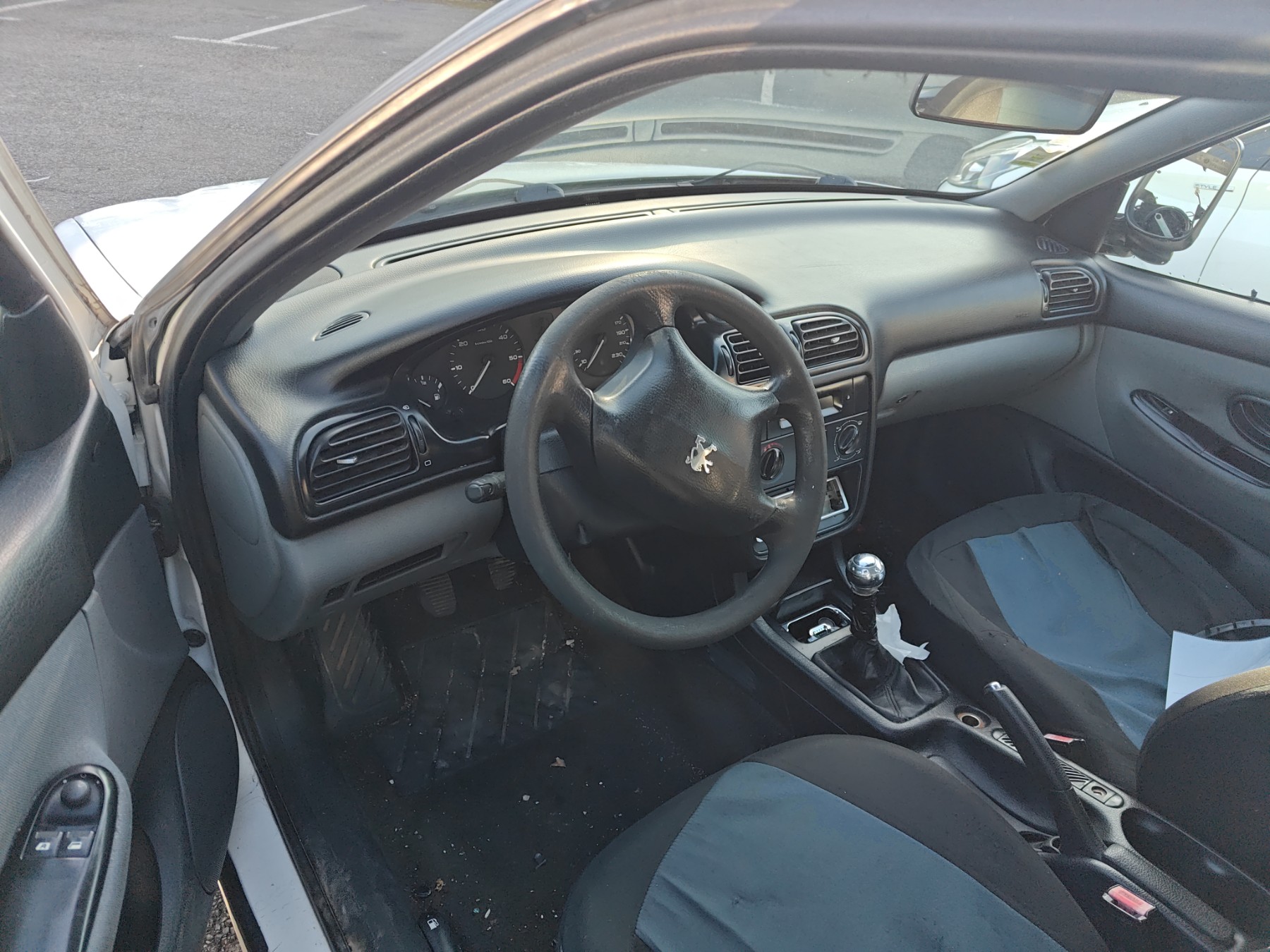 Optique avant principal droit (feux)(phare) pour PEUGEOT 406 PHASE 2 Optique avant principal droit (feux)(phare) pour PEUGEOT 406 PHASE 2