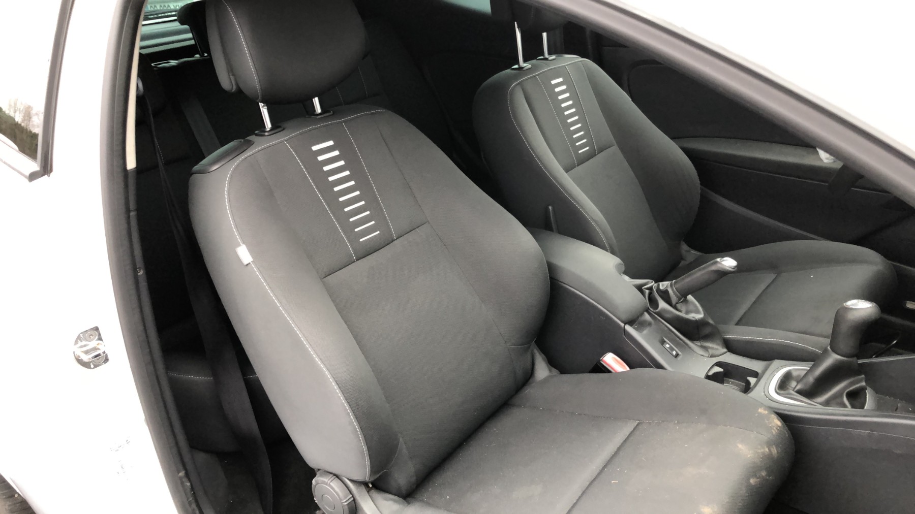 Feu arriere principal droit (feux) pour RENAULT MEGANE 3 PHASE 1 COUPE Feu arriere principal droit (feux) pour RENAULT MEGANE 3 PHASE 1 COUPE