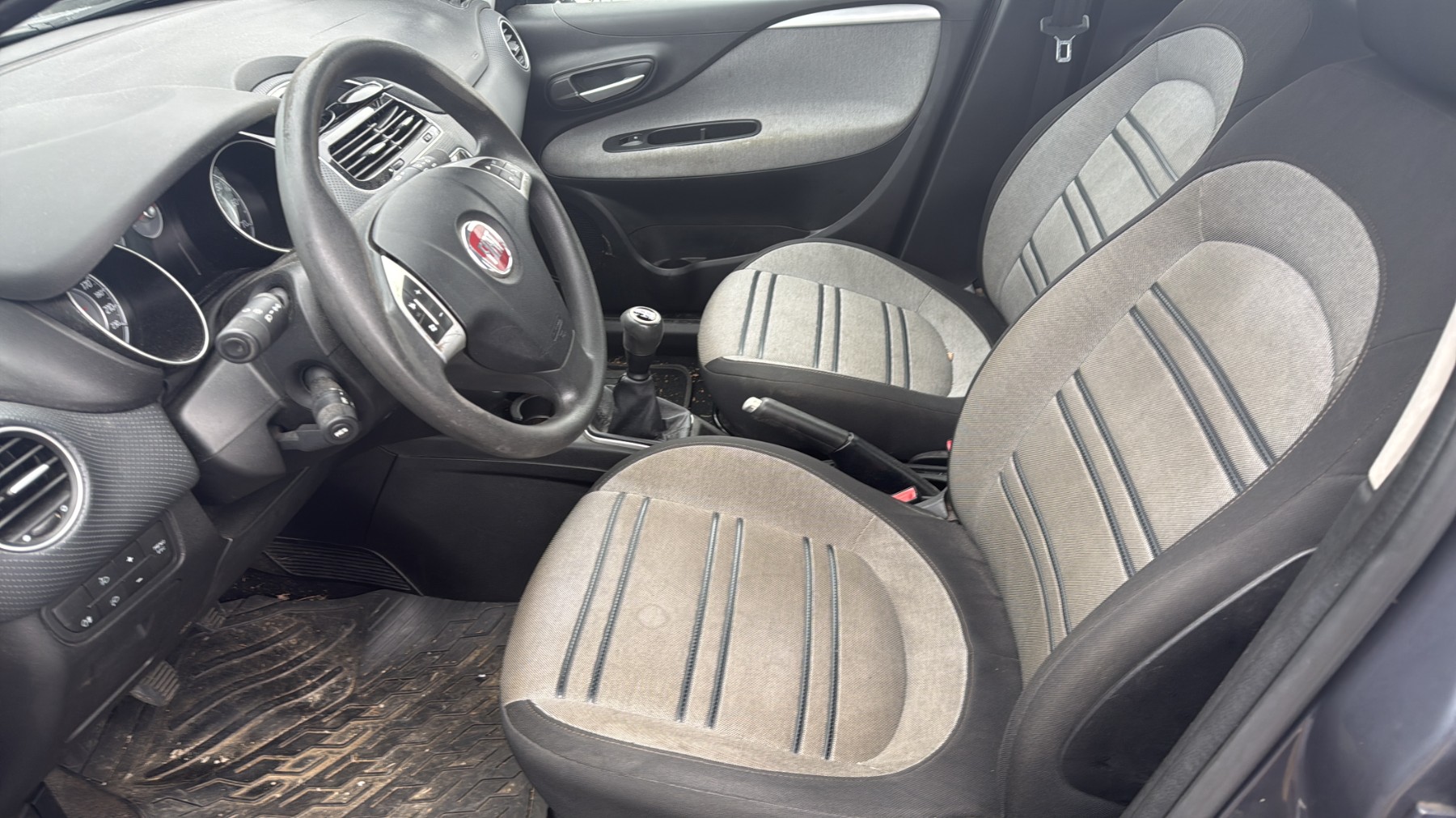 Feu arriere principal droit (feux) pour FIAT PUNTO EVO 3 Feu arriere principal droit (feux) pour FIAT PUNTO EVO 3