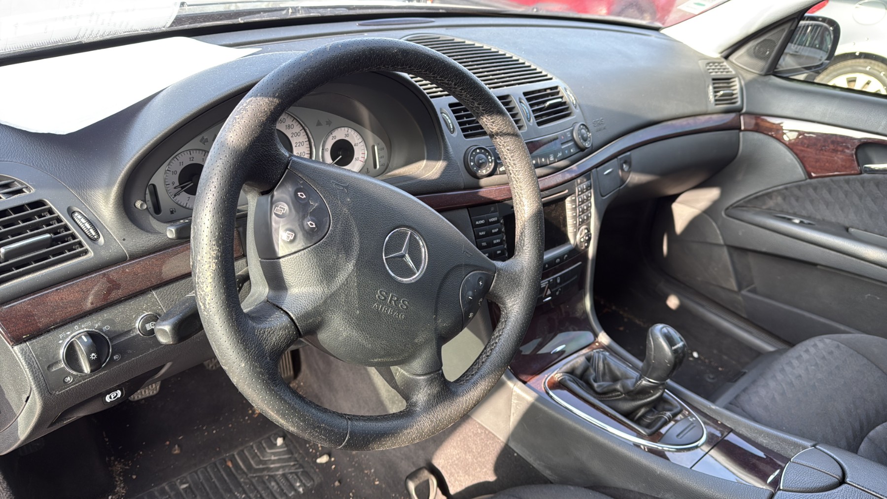 Antenne pour MERCEDES CLASSE E 211 PHASE 1 Antenne pour MERCEDES CLASSE E 211 PHASE 1