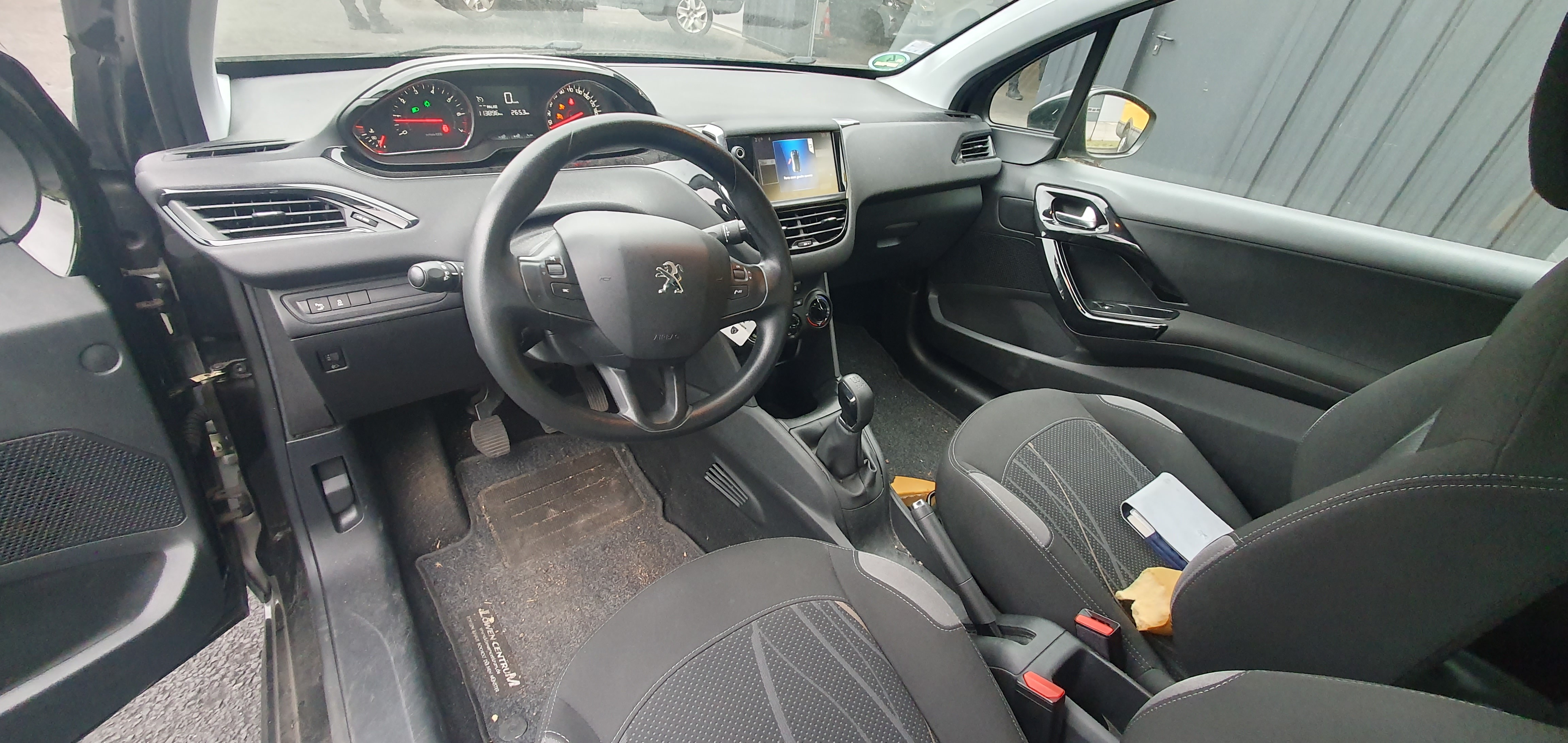 Porte avant gauche pour PEUGEOT 208 1 PHASE 1 Porte avant gauche pour PEUGEOT 208 1 PHASE 1