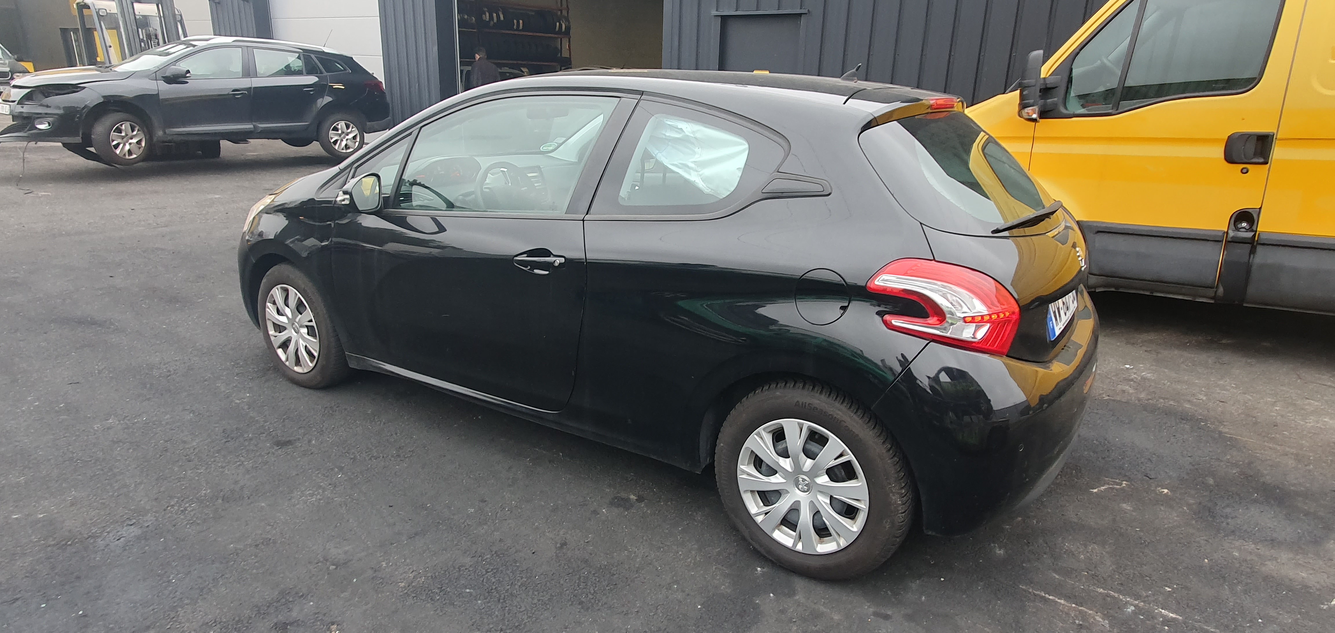 Porte avant gauche pour PEUGEOT 208 1 PHASE 1 Porte avant gauche pour PEUGEOT 208 1 PHASE 1