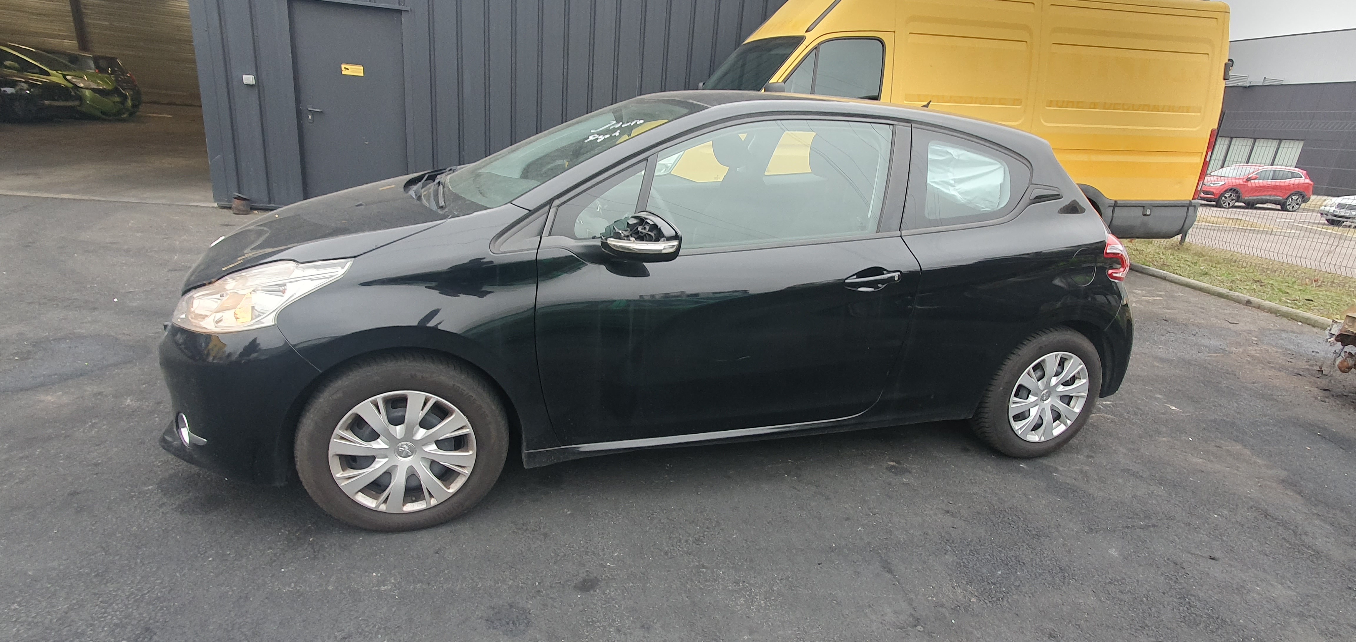 Porte avant gauche pour PEUGEOT 208 1 PHASE 1 Porte avant gauche pour PEUGEOT 208 1 PHASE 1