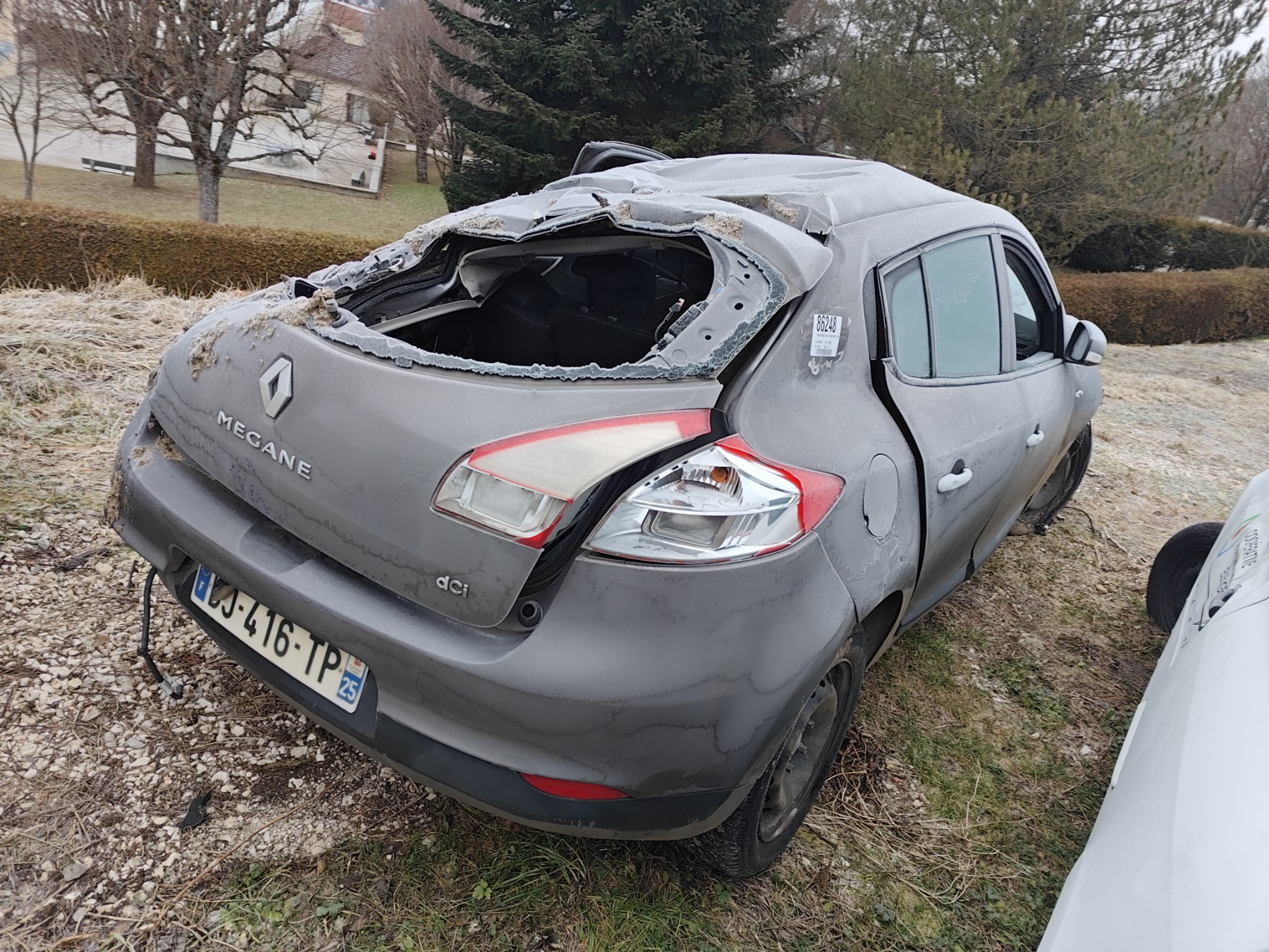 Vitre avant gauche pour RENAULT MEGANE 3 PHASE 1 Vitre avant gauche pour RENAULT MEGANE 3 PHASE 1