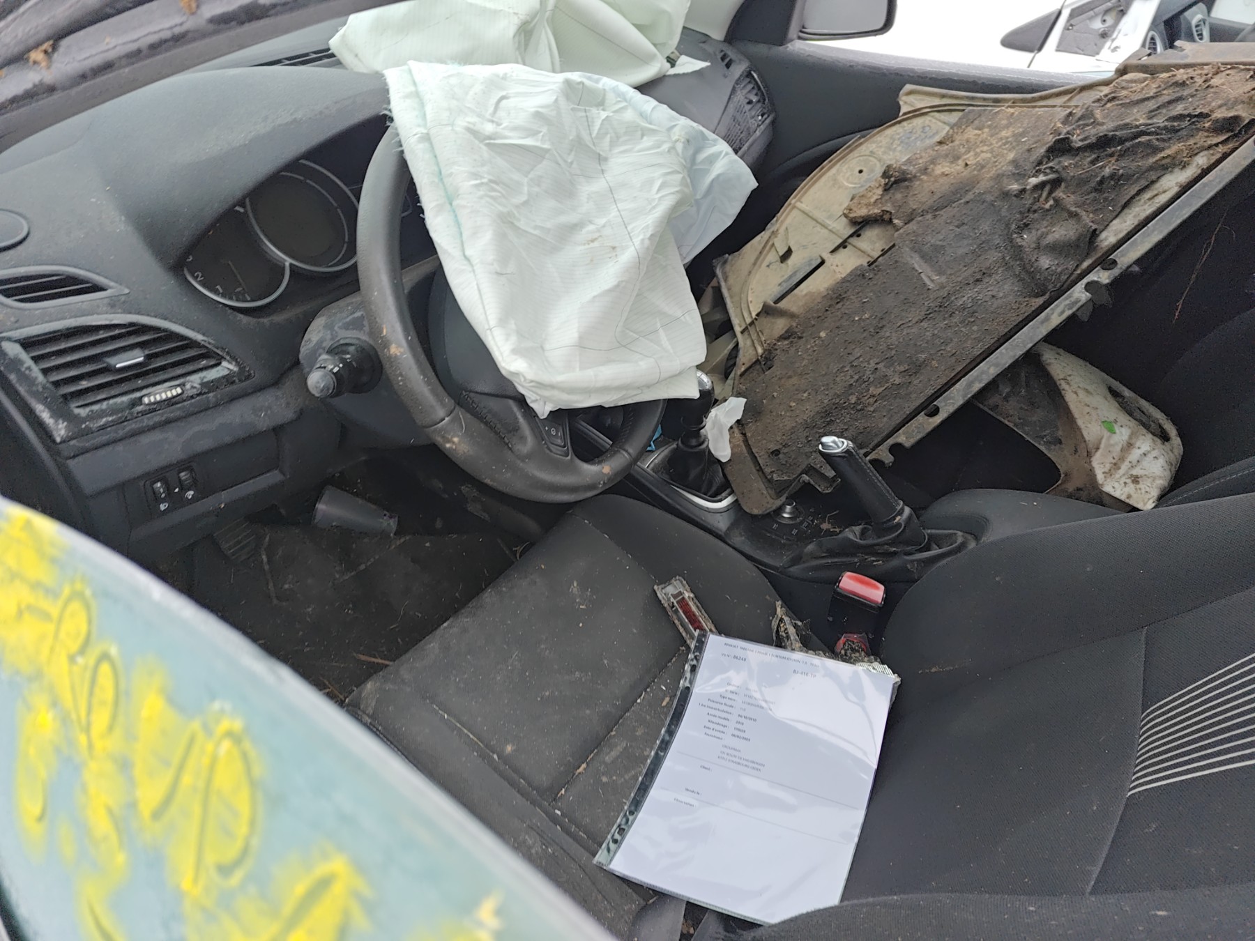 Vitre avant gauche pour RENAULT MEGANE 3 PHASE 1 Vitre avant gauche pour RENAULT MEGANE 3 PHASE 1