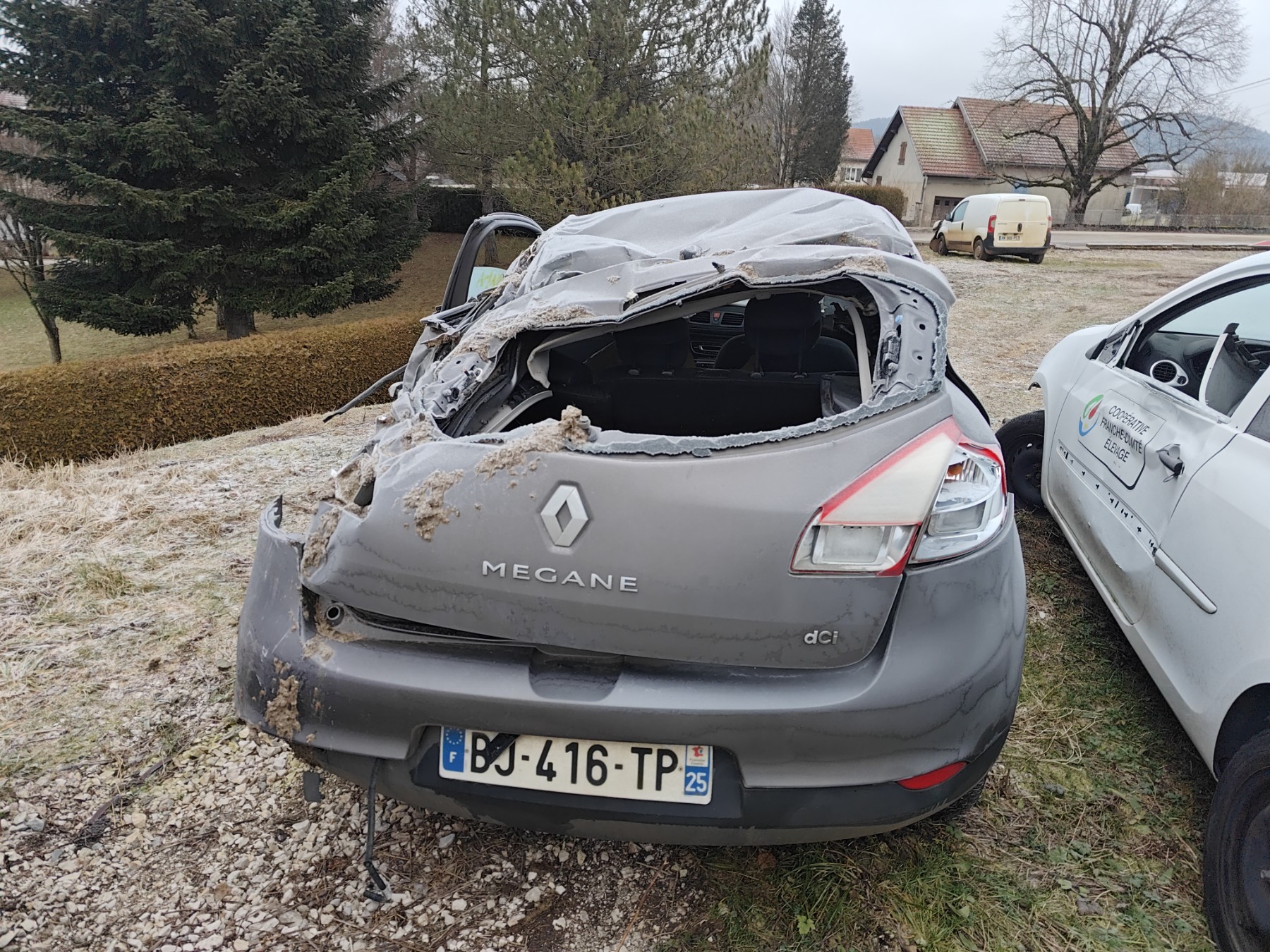 Vitre avant gauche pour RENAULT MEGANE 3 PHASE 1 Vitre avant gauche pour RENAULT MEGANE 3 PHASE 1