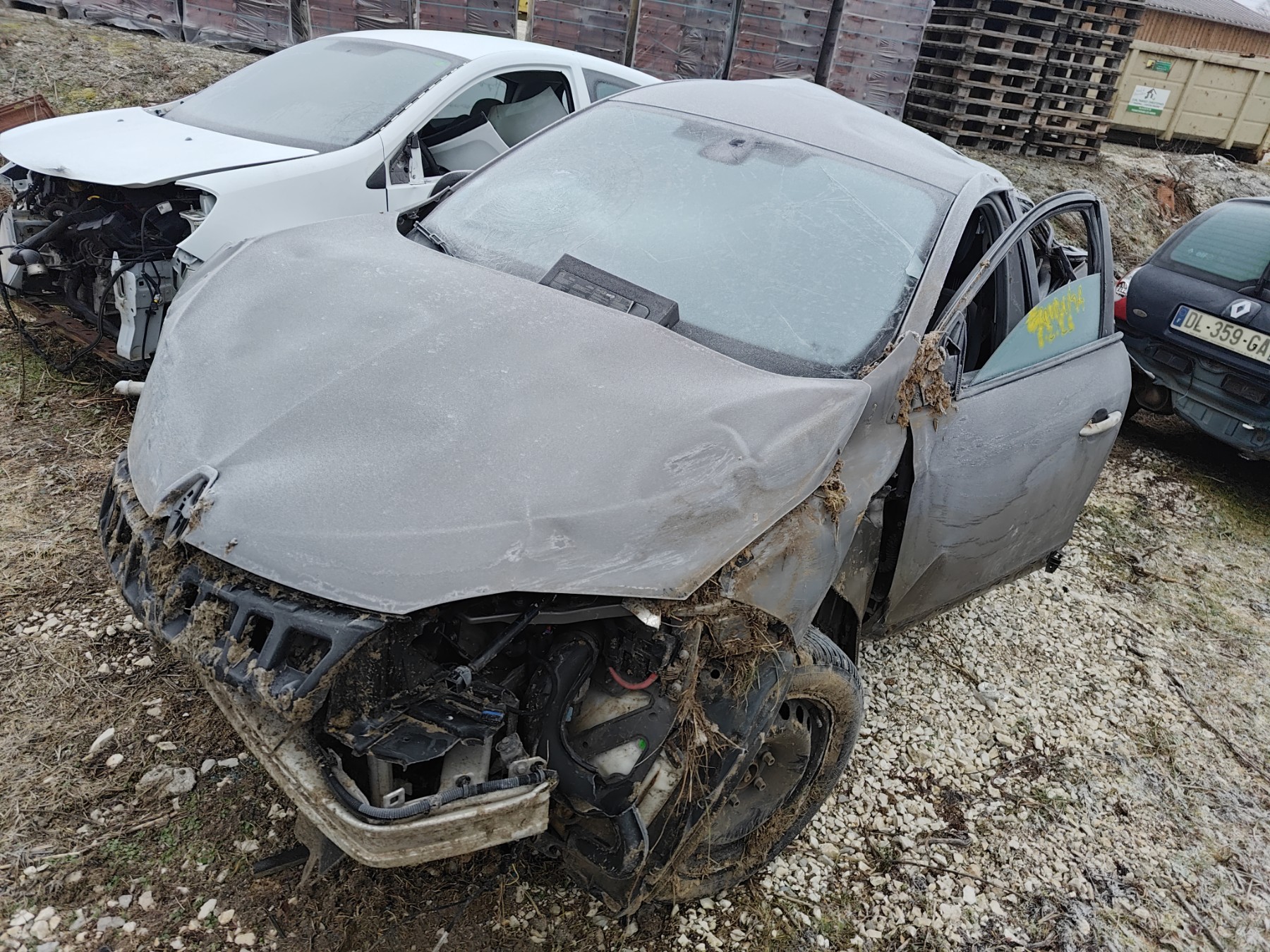 Vitre avant gauche pour RENAULT MEGANE 3 PHASE 1 Vitre avant gauche pour RENAULT MEGANE 3 PHASE 1