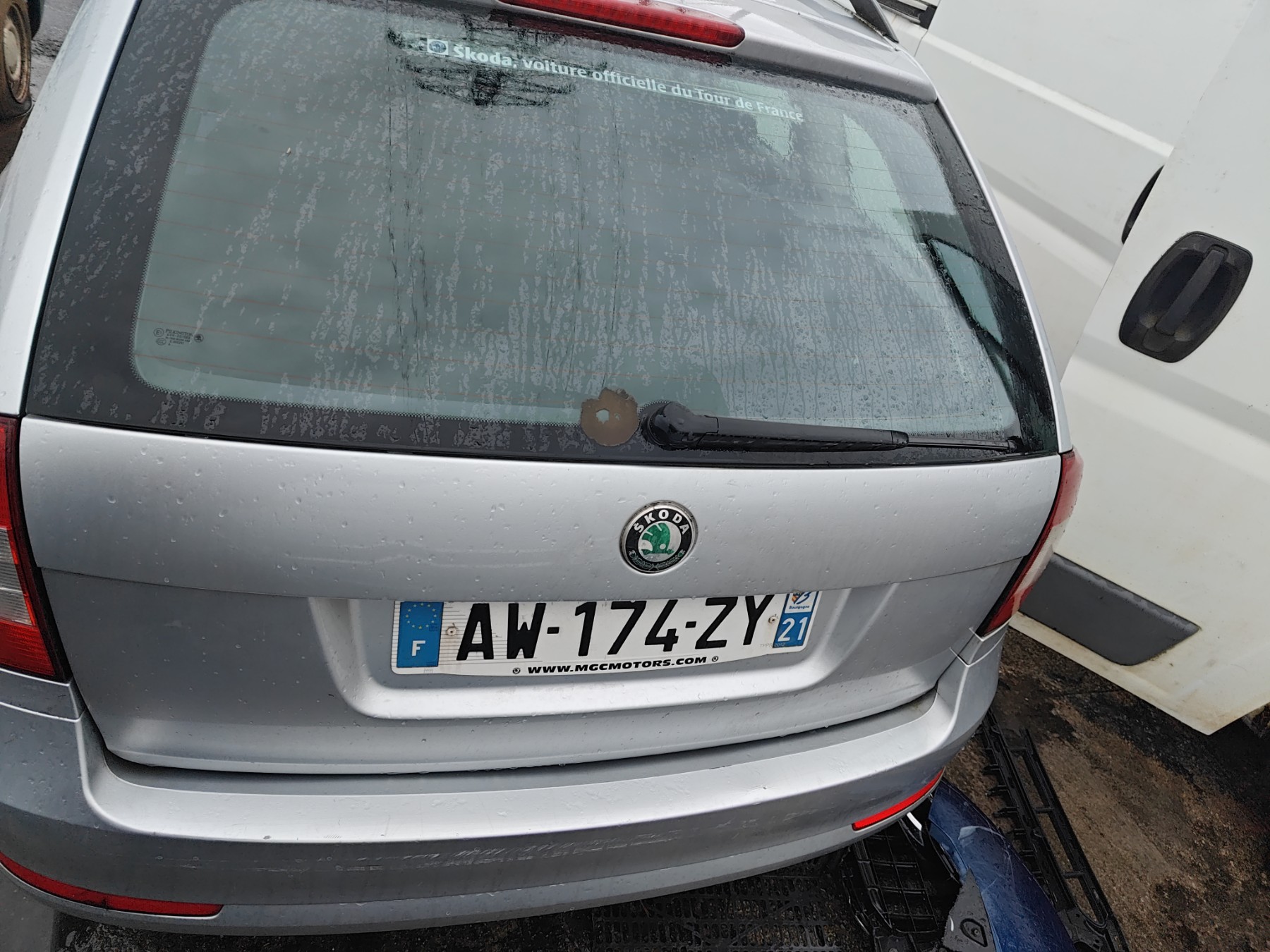 Retroviseur droit pour SKODA OCTAVIA 2 PHASE 1 BREAK Retroviseur droit pour SKODA OCTAVIA 2 PHASE 1 BREAK
