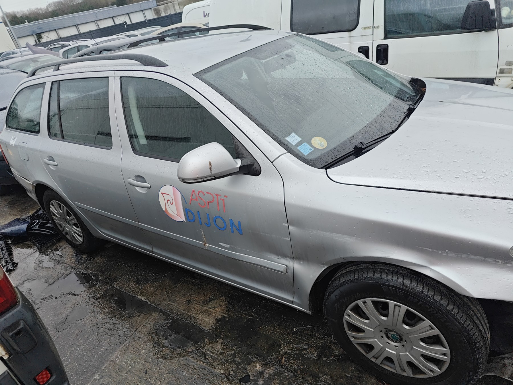 Retroviseur droit pour SKODA OCTAVIA 2 PHASE 1 BREAK Retroviseur droit pour SKODA OCTAVIA 2 PHASE 1 BREAK
