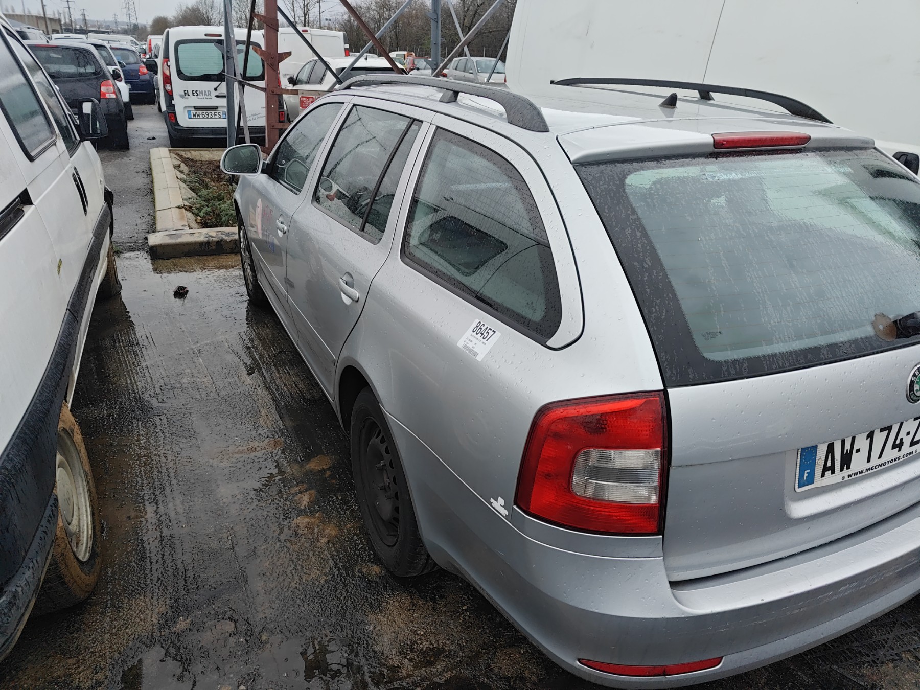 Retroviseur droit pour SKODA OCTAVIA 2 PHASE 1 BREAK Retroviseur droit pour SKODA OCTAVIA 2 PHASE 1 BREAK