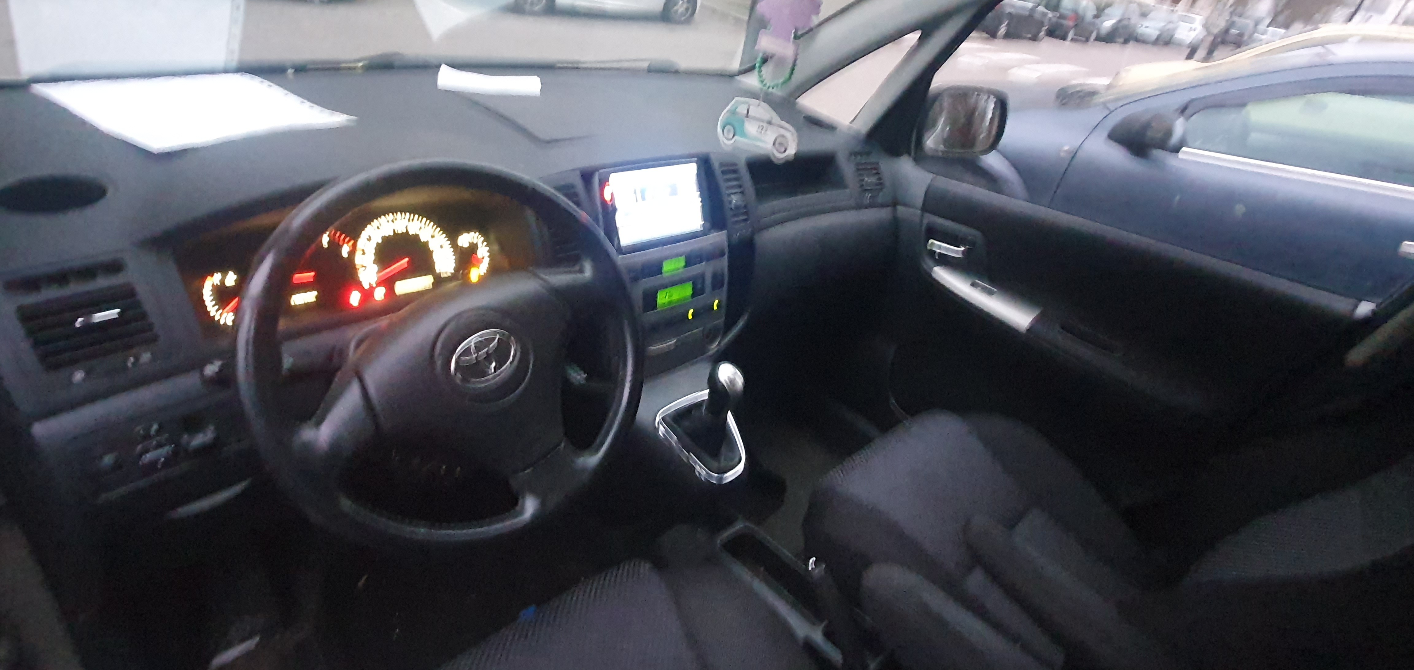 Optique avant principal droit (feux)(phare) TOYOTA AVENSIS VERSO PHASE Optique avant principal droit (feux)(phare) TOYOTA AVENSIS VERSO PHASE