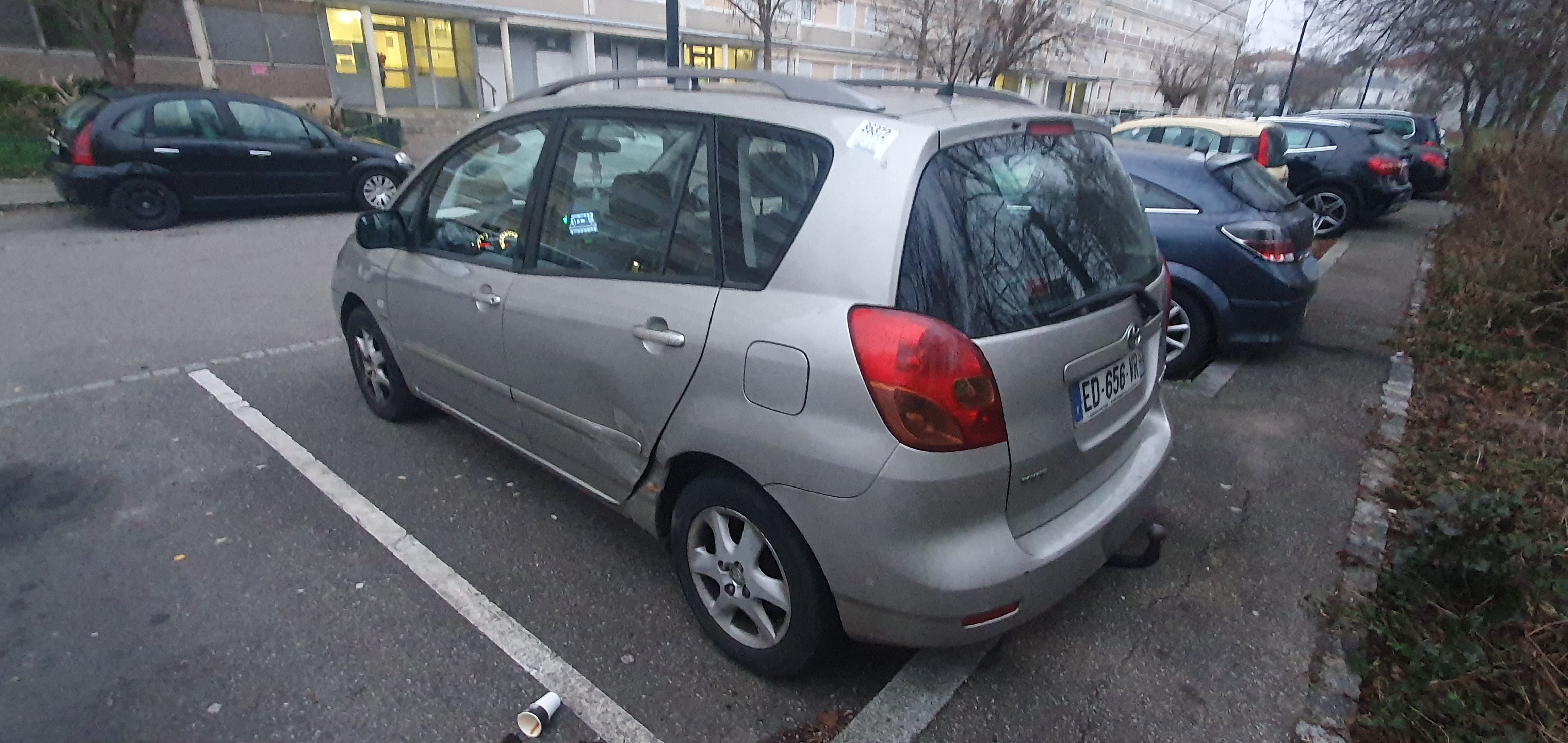Retroviseur droit pour TOYOTA COROLLA VERSO 1 Retroviseur droit pour TOYOTA COROLLA VERSO 1