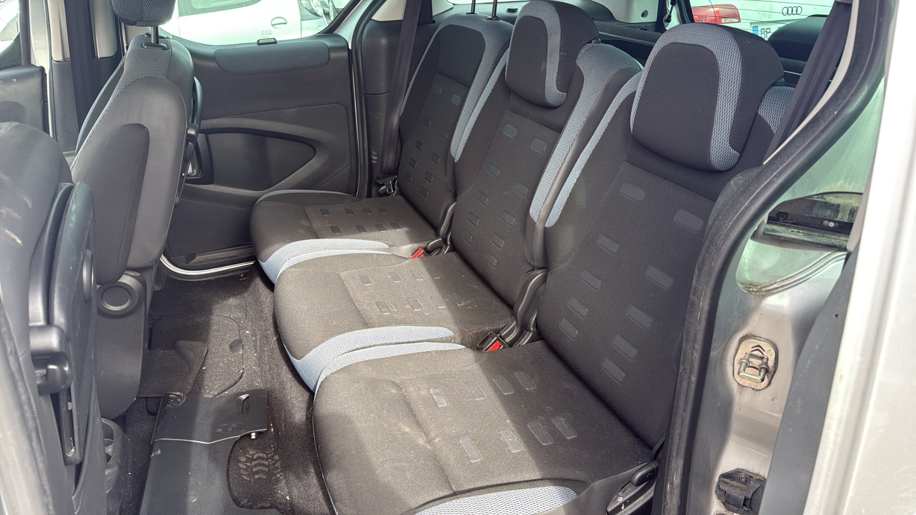 Feu diurne avant droit pour CITROEN BERLINGO 2 PHASE 2 Feu diurne avant droit pour CITROEN BERLINGO 2 PHASE 2