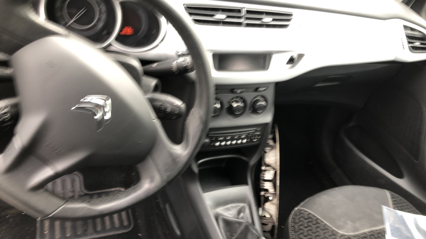 Ceinture arriere gauche pour CITROEN C3 2 PHASE 1 Ceinture arriere gauche pour CITROEN C3 2 PHASE 1