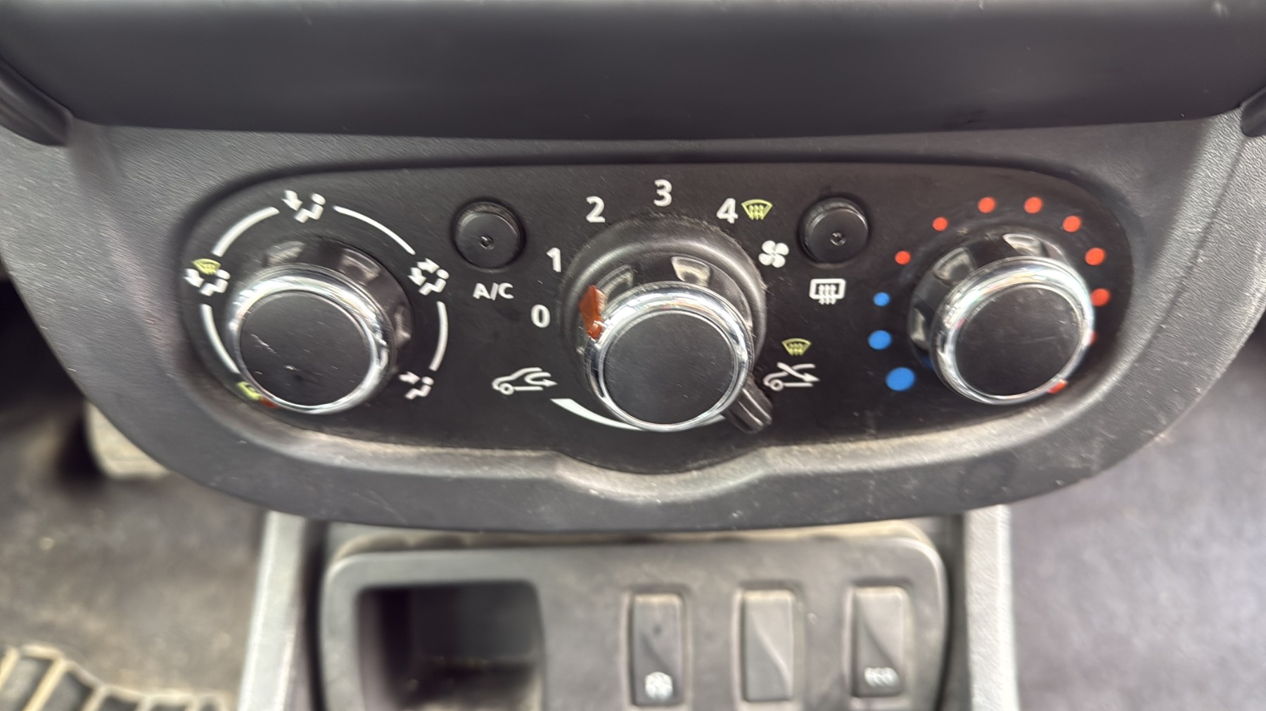 Compresseur clim pour DACIA DUSTER 1 PHASE 2 Compresseur clim pour DACIA DUSTER 1 PHASE 2