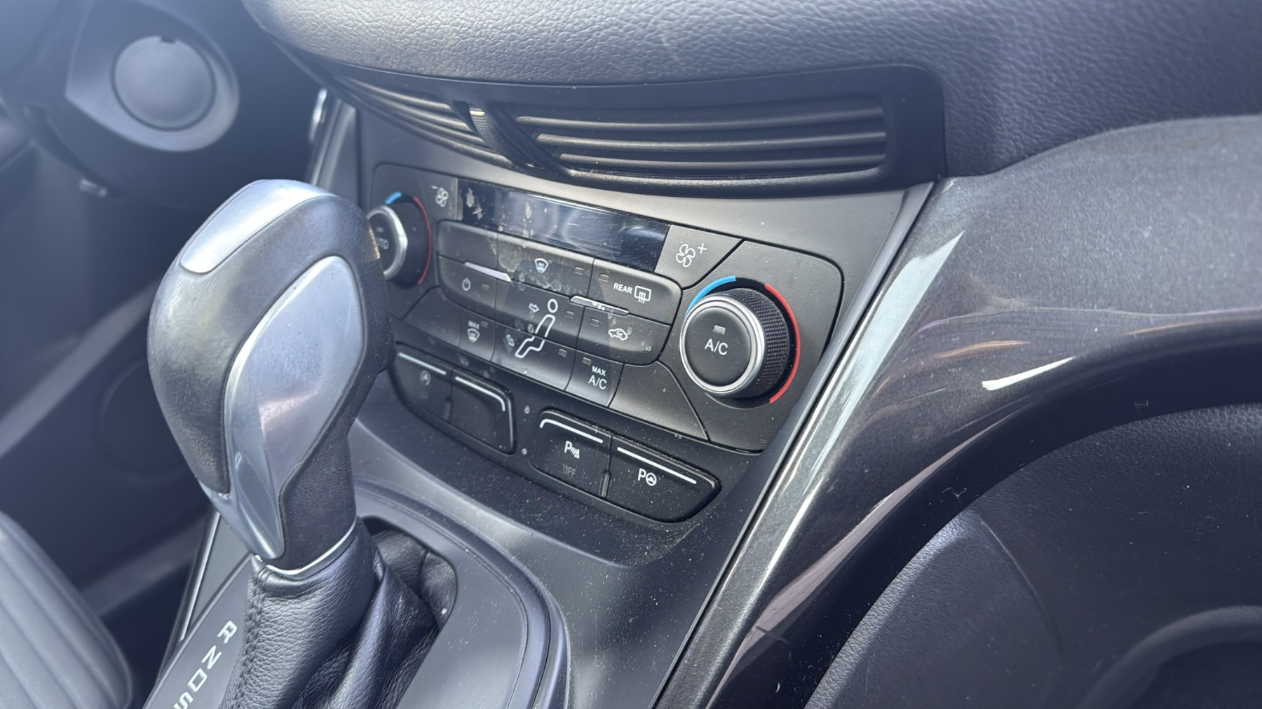 Autoradio d'origine pour FORD C-MAX 2 PHASE 2 Autoradio d'origine pour FORD C-MAX 2 PHASE 2