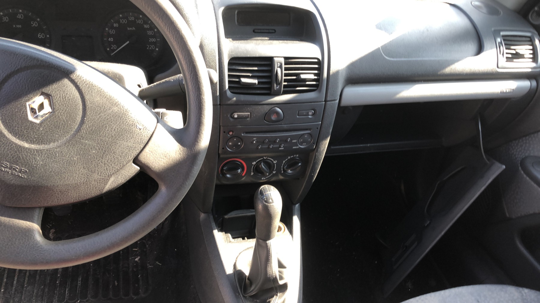 Afficheur pour RENAULT CLIO 2 CAMPUS PHASE 1 Afficheur pour RENAULT CLIO 2 CAMPUS PHASE 1