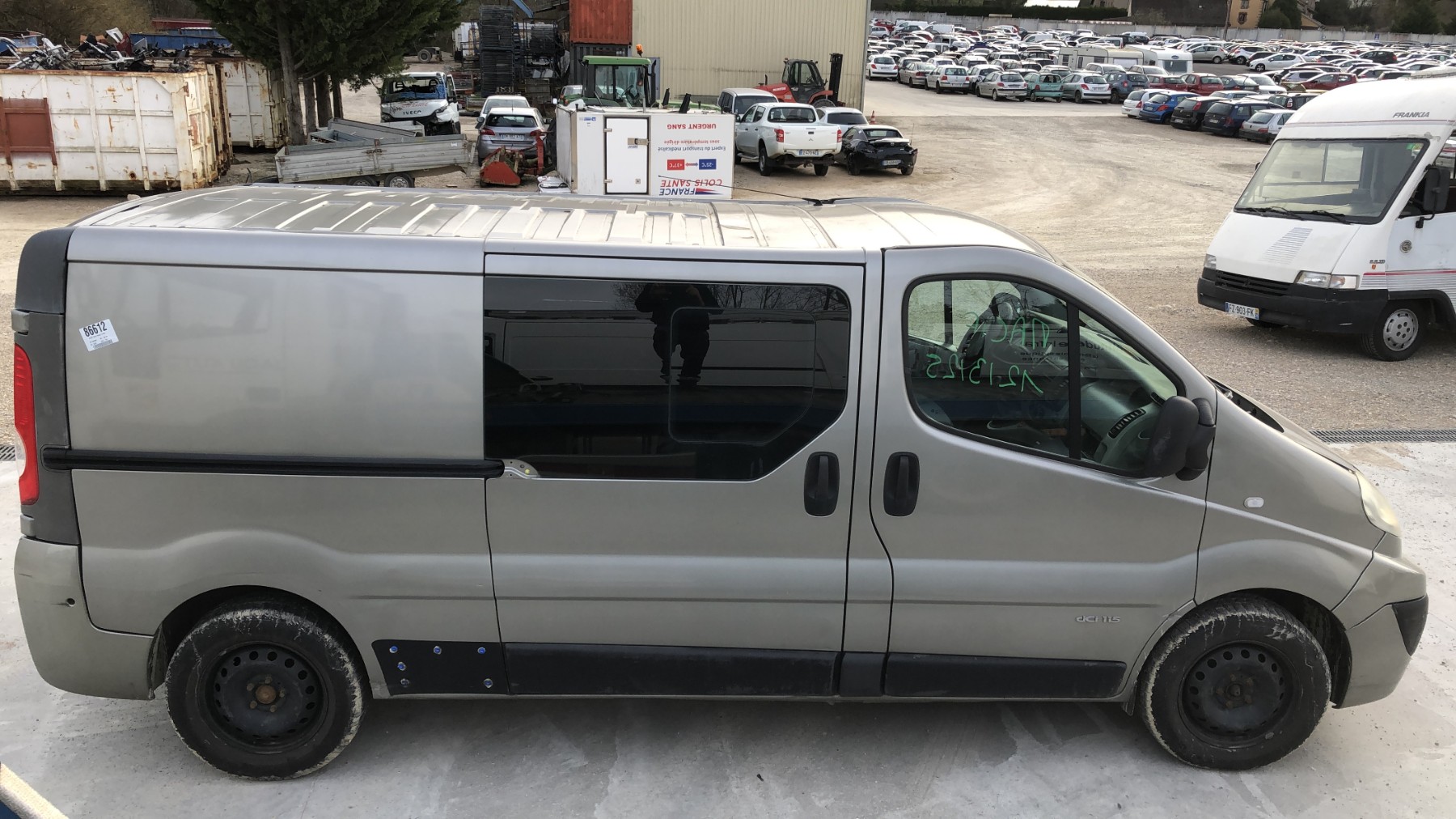 Porte avant droit pour RENAULT TRAFIC 2 PHASE 2 Porte avant droit pour RENAULT TRAFIC 2 PHASE 2
