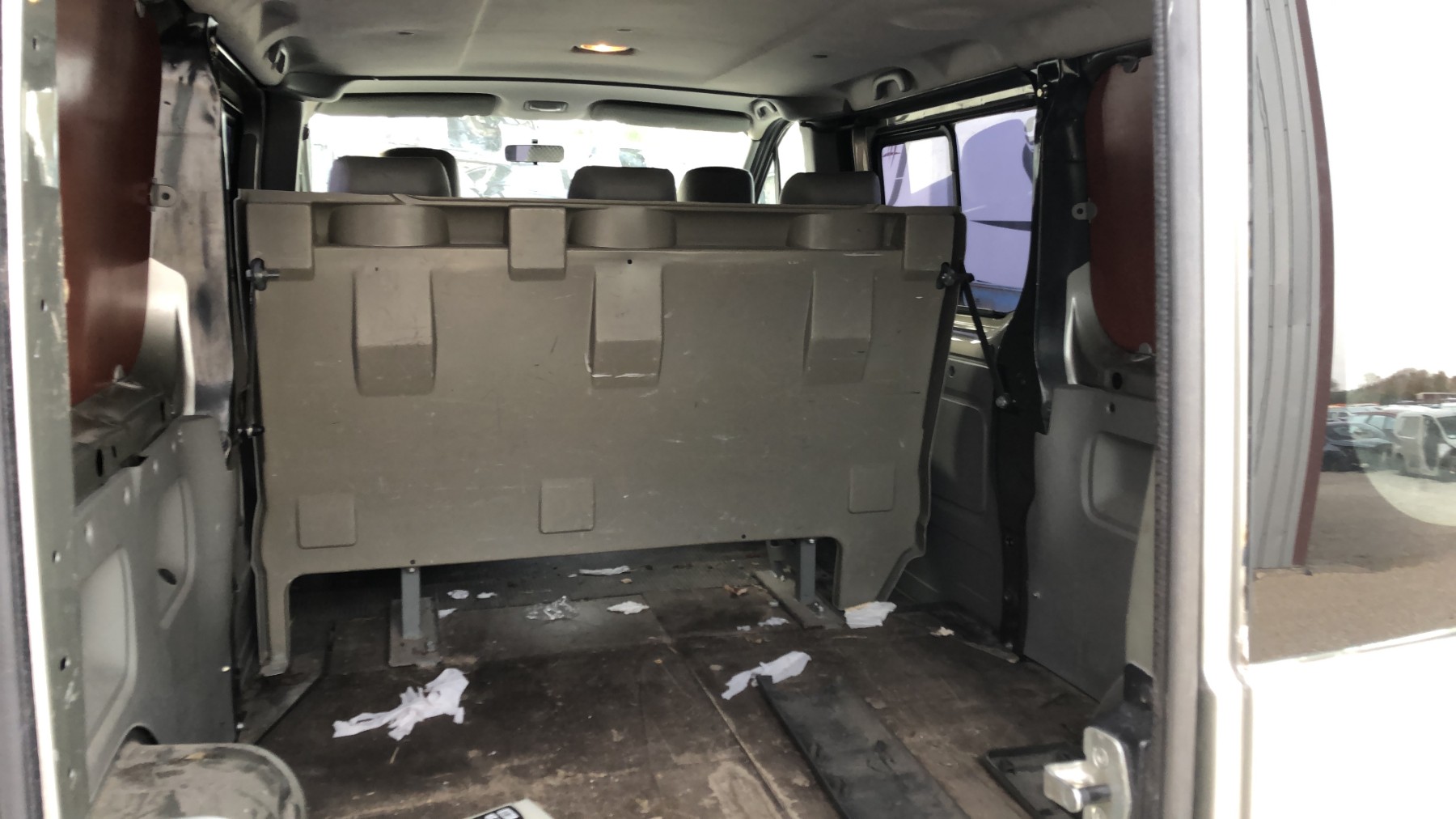Porte avant droit pour RENAULT TRAFIC 2 PHASE 2 Porte avant droit pour RENAULT TRAFIC 2 PHASE 2