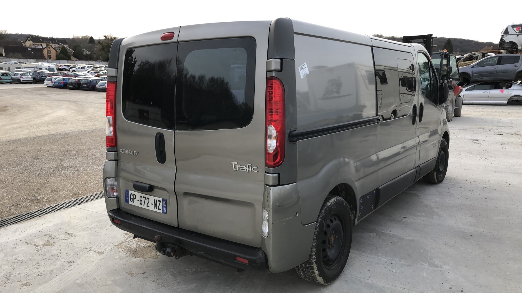 Porte avant droit pour RENAULT TRAFIC 2 PHASE 2 Porte avant droit pour RENAULT TRAFIC 2 PHASE 2