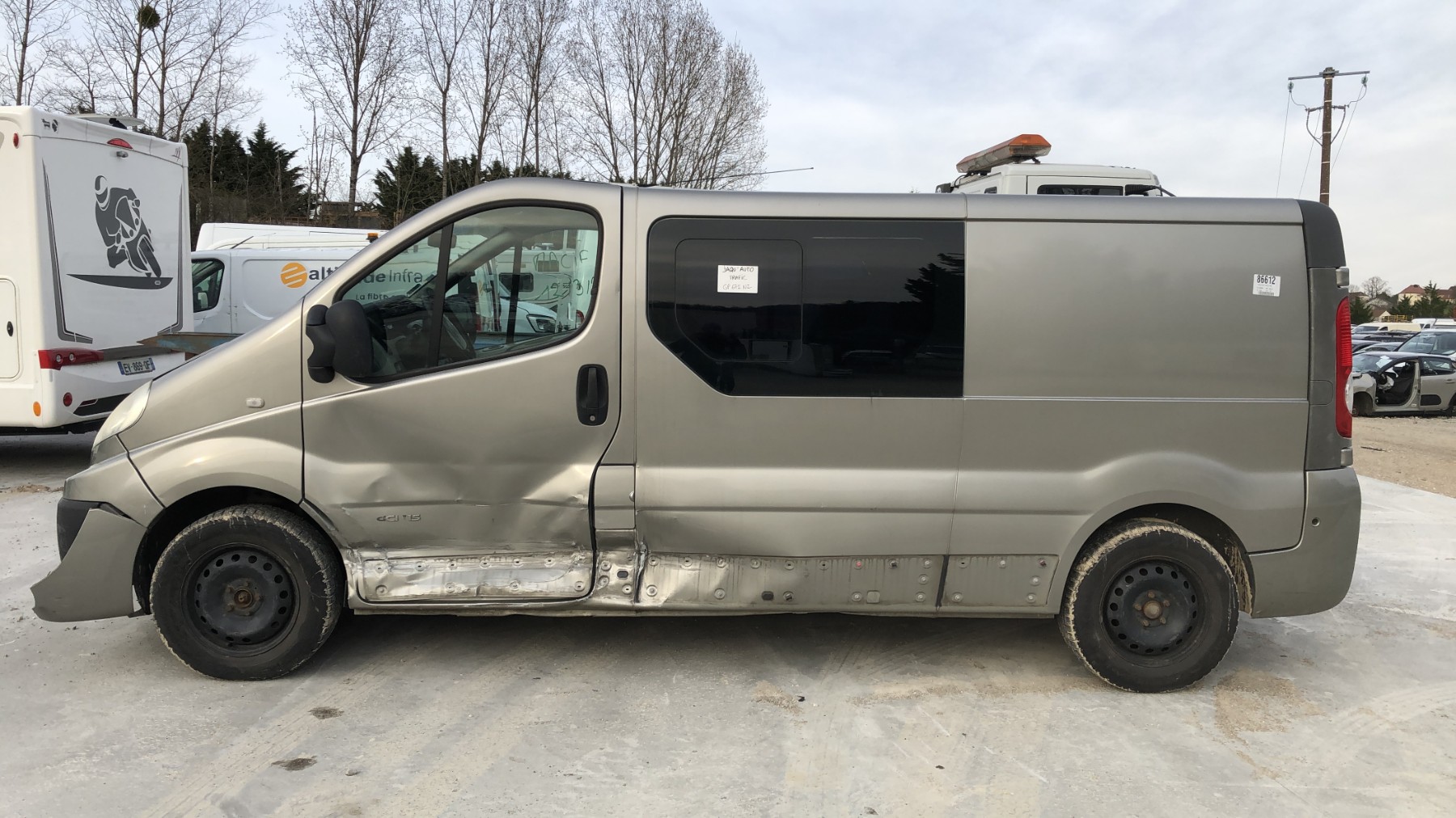 Porte avant droit pour RENAULT TRAFIC 2 PHASE 2 Porte avant droit pour RENAULT TRAFIC 2 PHASE 2