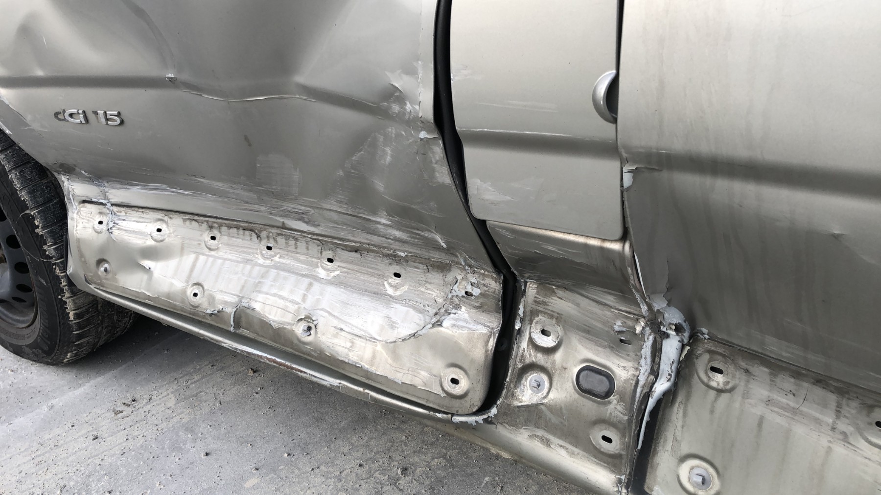 Porte avant droit pour RENAULT TRAFIC 2 PHASE 2 Porte avant droit pour RENAULT TRAFIC 2 PHASE 2